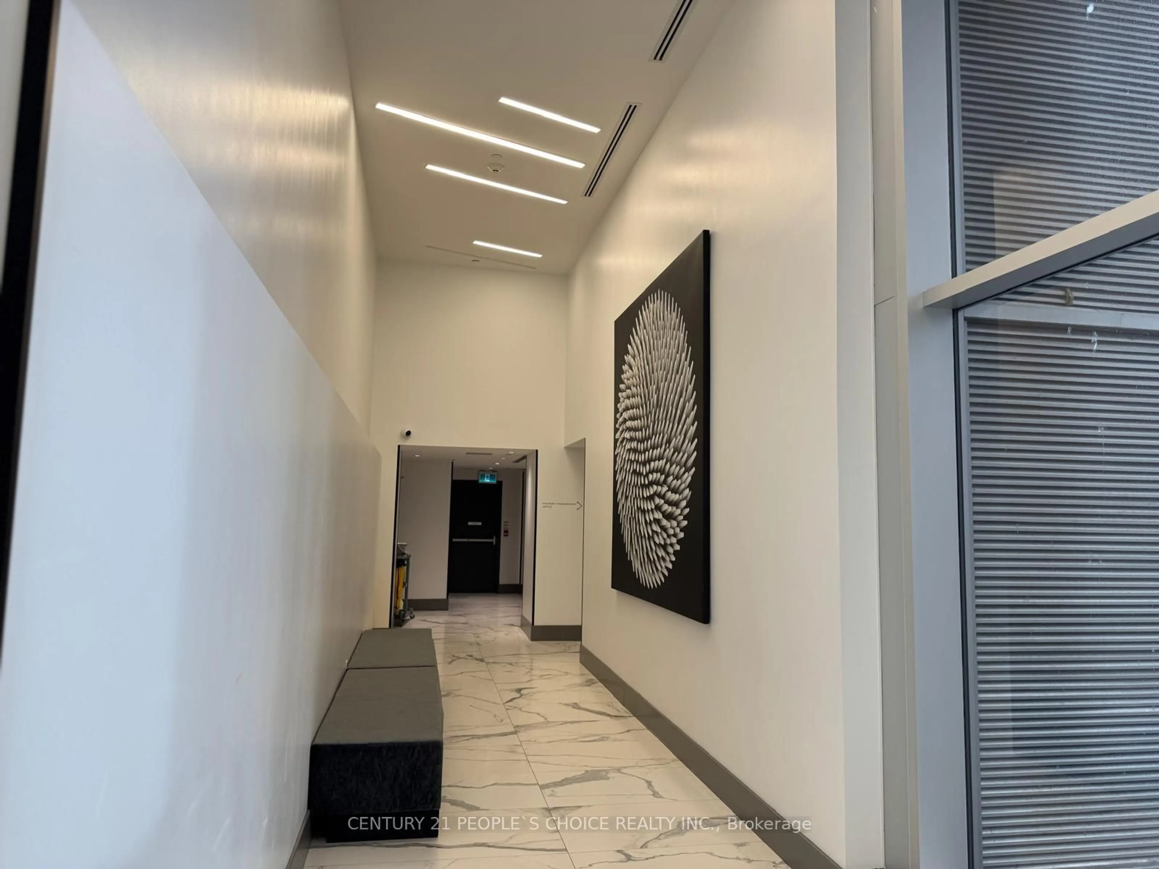 Indoor foyer for 2908 Highway 7 Rd #526, Vaughan Ontario L4K 0K5