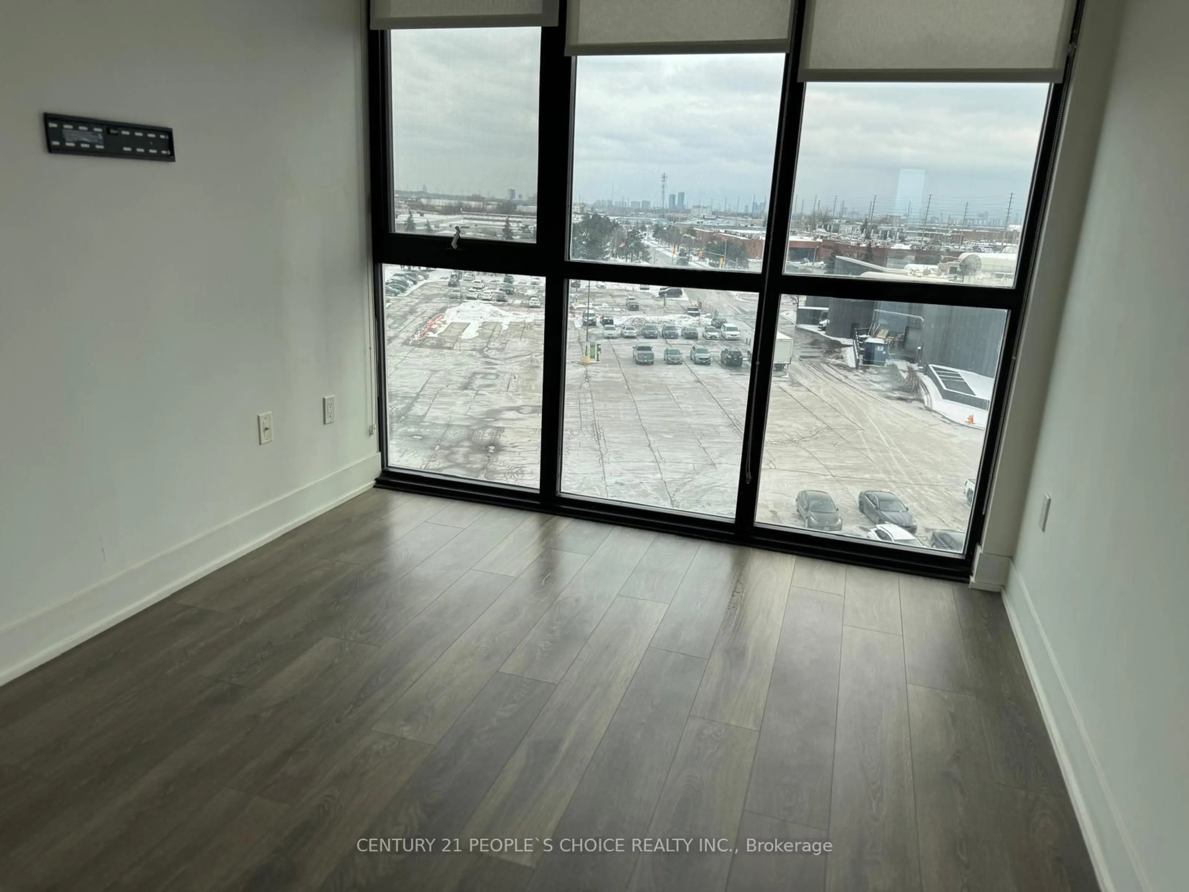 A pic of a room for 2908 Highway 7 Rd #526, Vaughan Ontario L4K 0K5