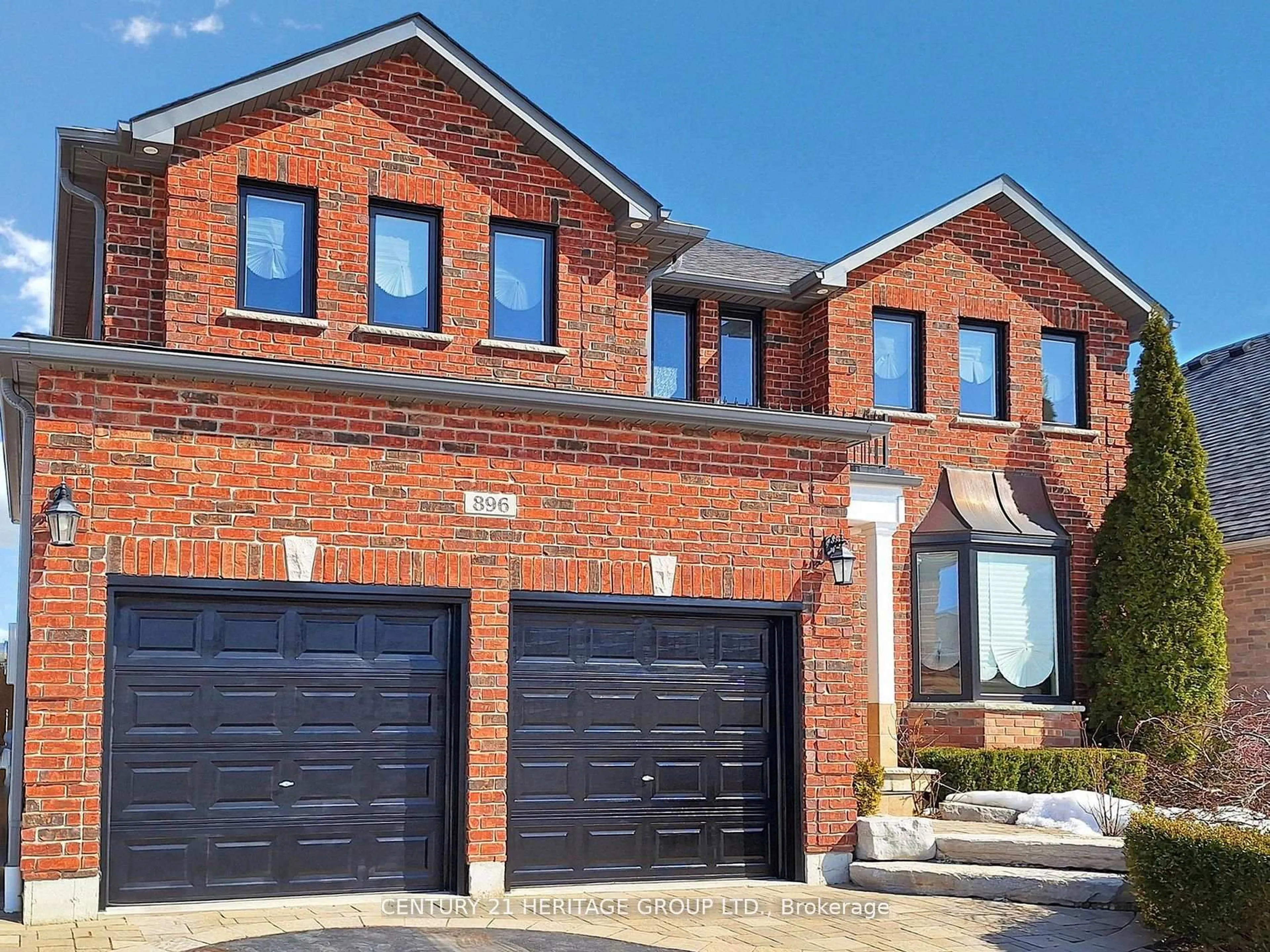 Home with brick exterior material, street for 896 Booth Ave, Innisfil Ontario L9S 0A5