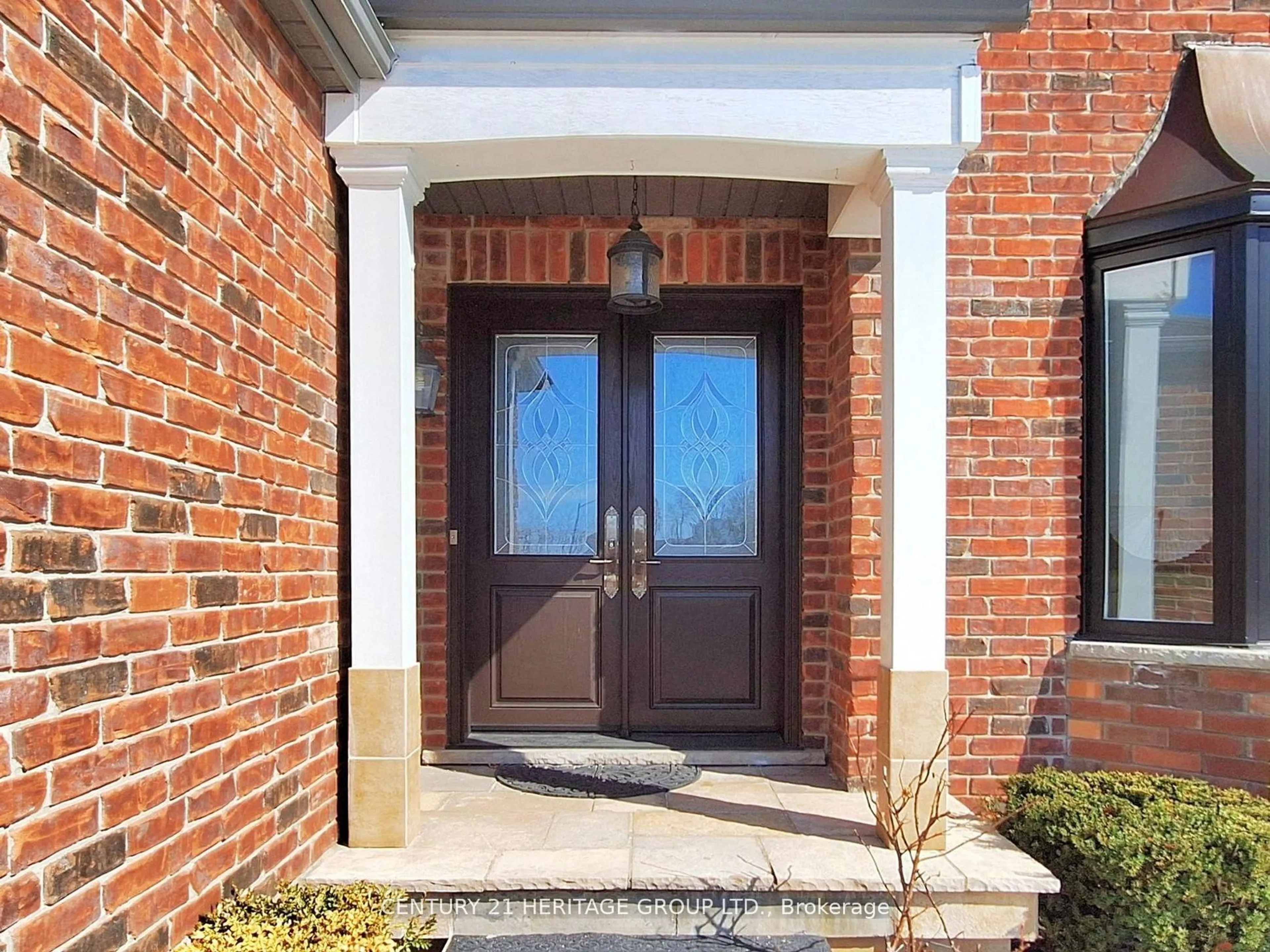Indoor entryway for 896 Booth Ave, Innisfil Ontario L9S 0A5