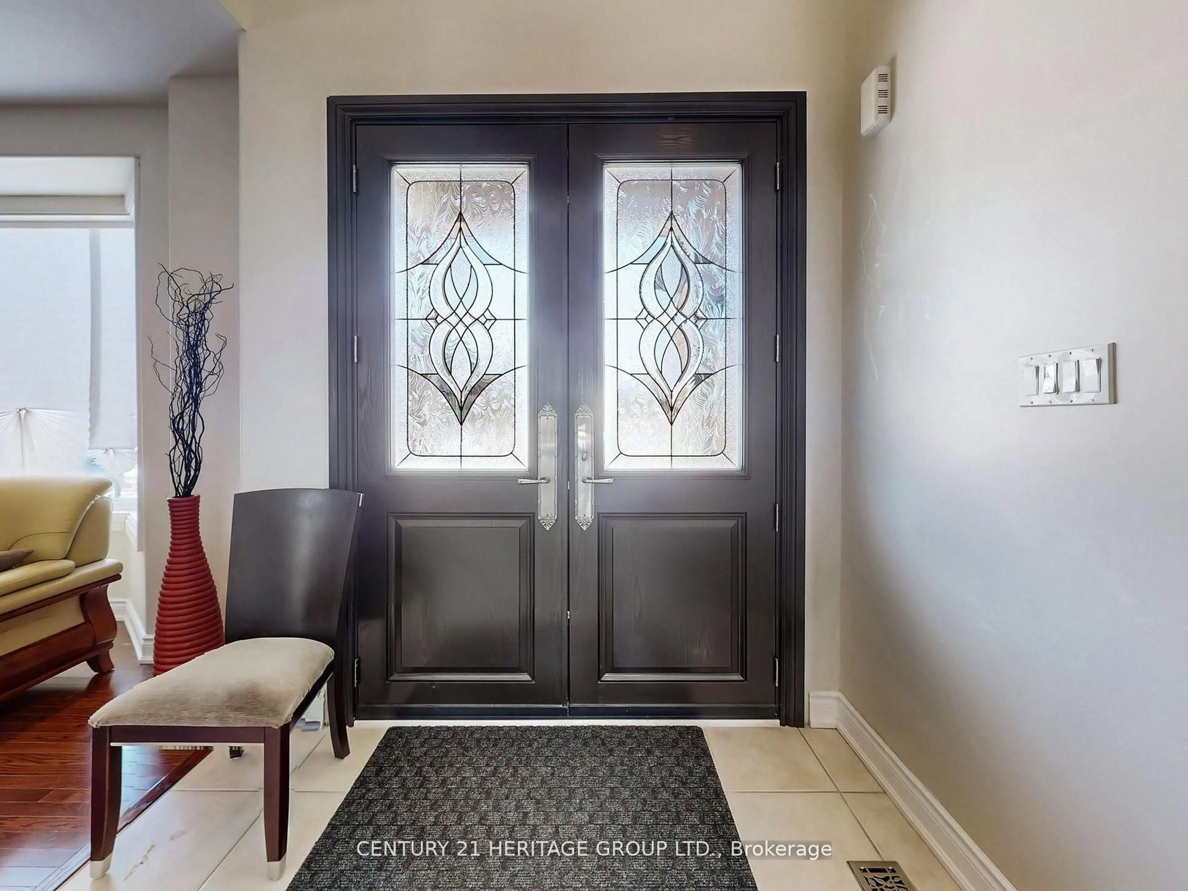 Indoor entryway for 896 Booth Ave, Innisfil Ontario L9S 0A5
