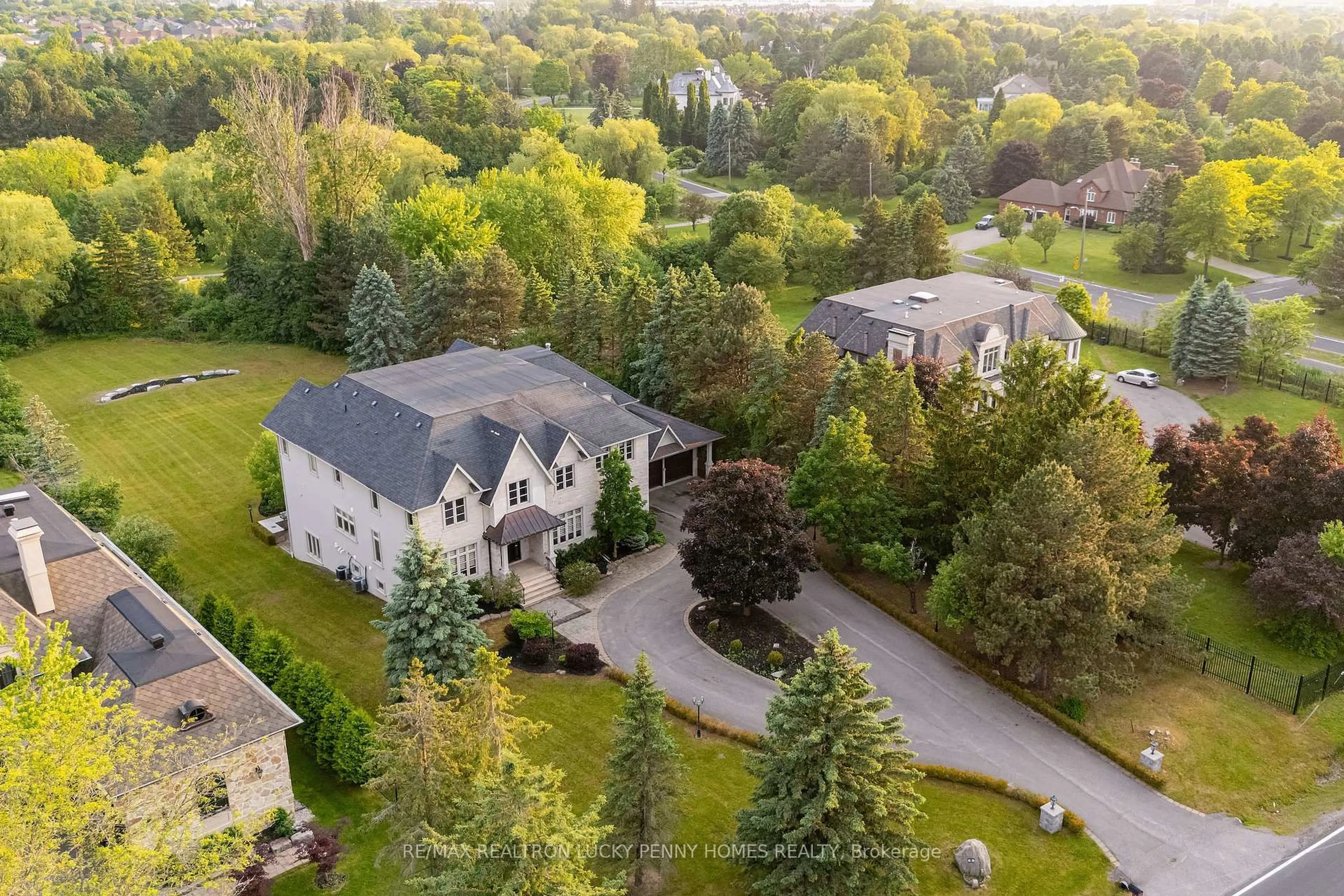 A pic from outside/outdoor area/front of a property/back of a property/a pic from drone, unknown for 60 Cachet Pkwy, Markham Ontario L6C 1C2