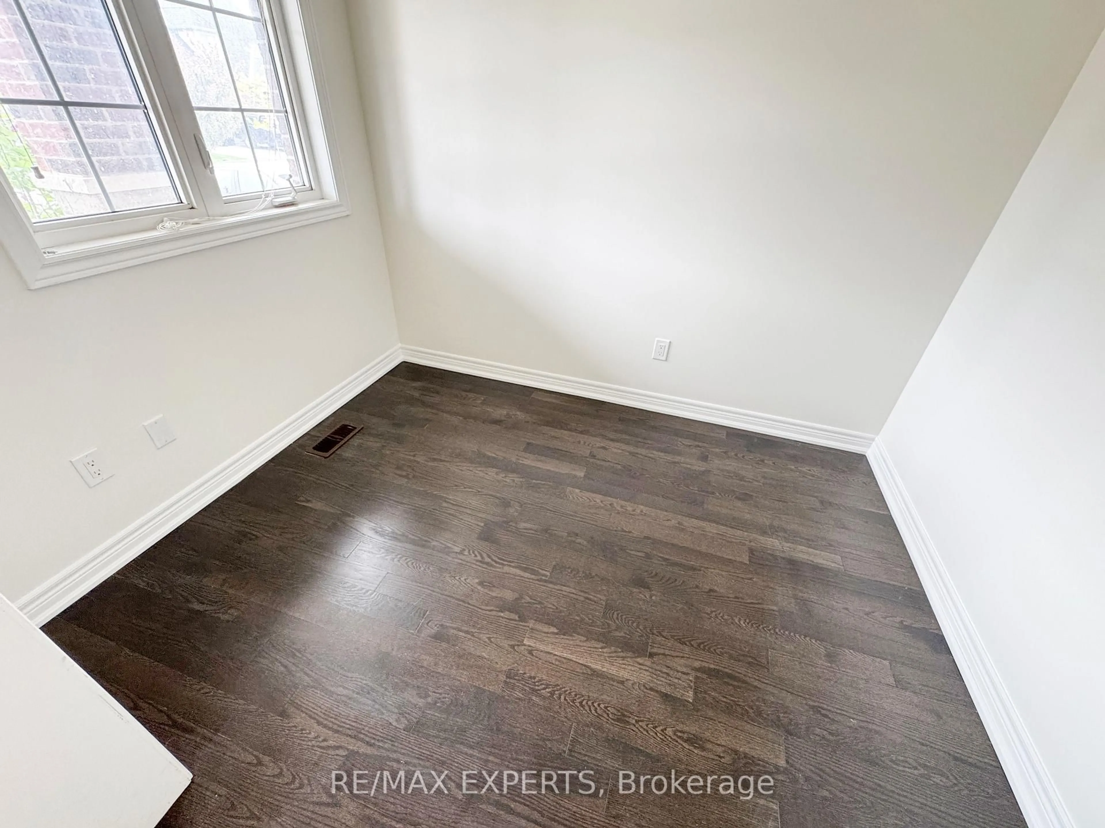 A pic of a room for 91 Kingsmere Cres, New Tecumseth Ontario L9R 0K6