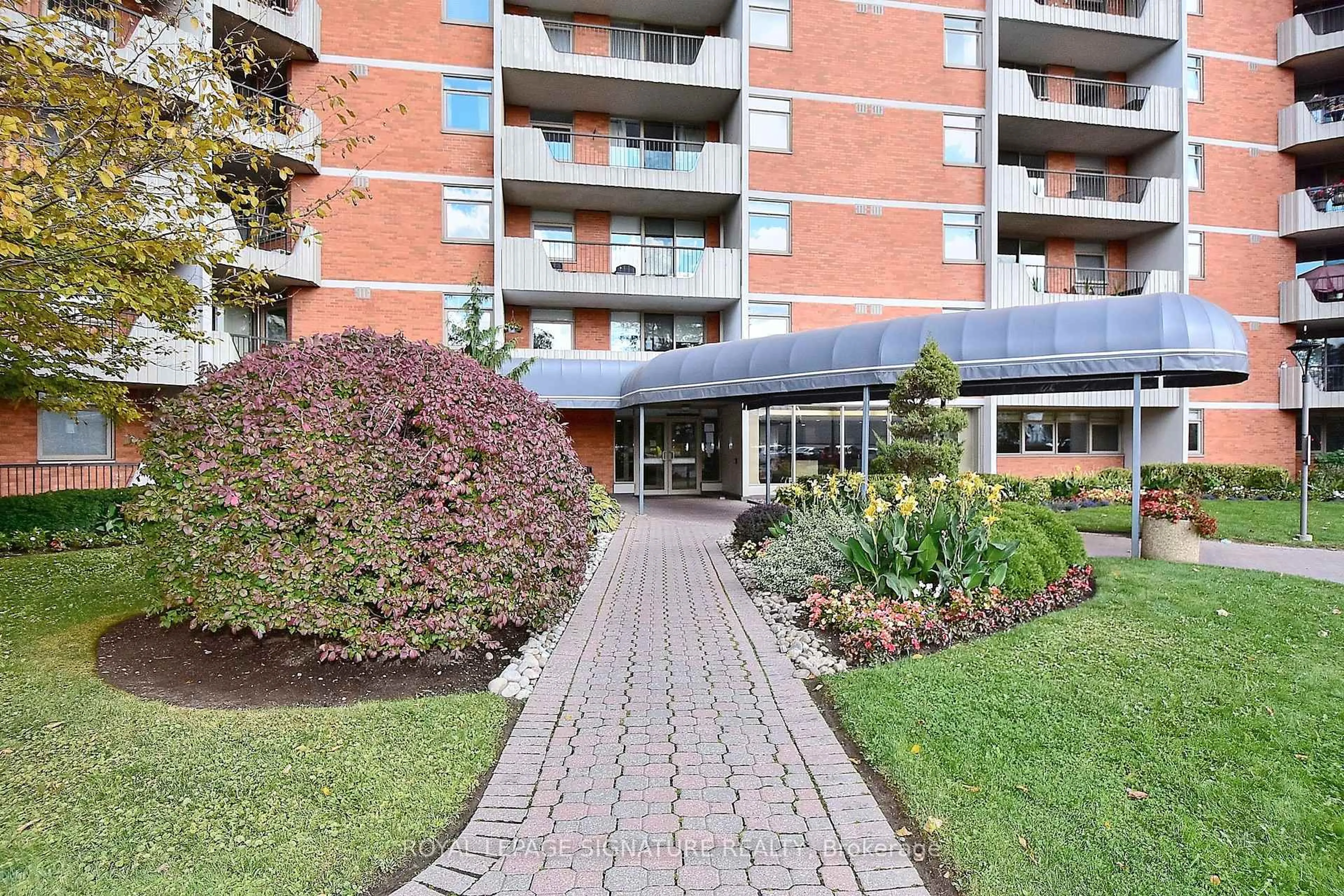 Patio, street for 7811 Yonge St #1208, Markham Ontario L3T 4S3