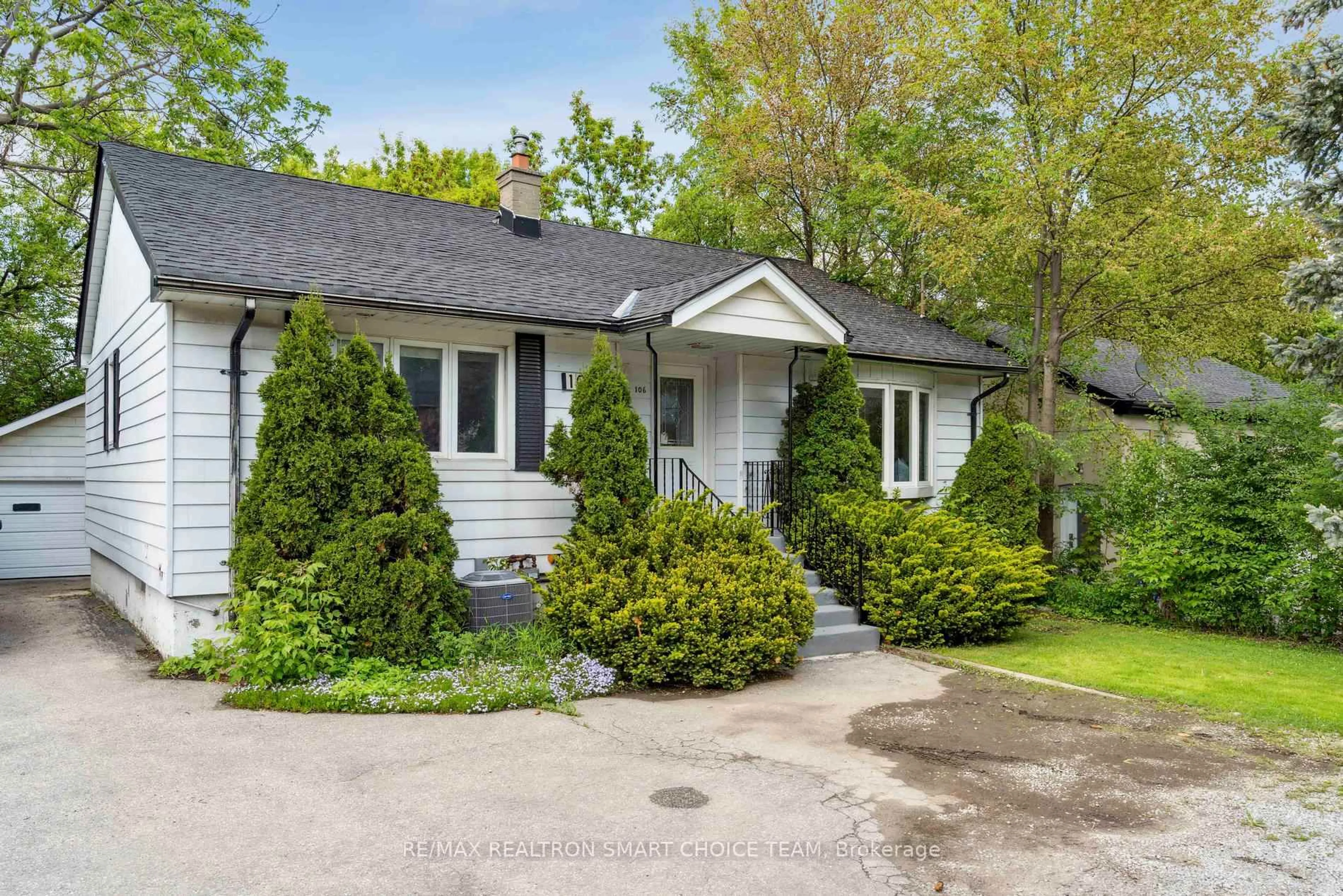 Unknown for 106 Steeles Ave, Markham Ontario L3T 1A4