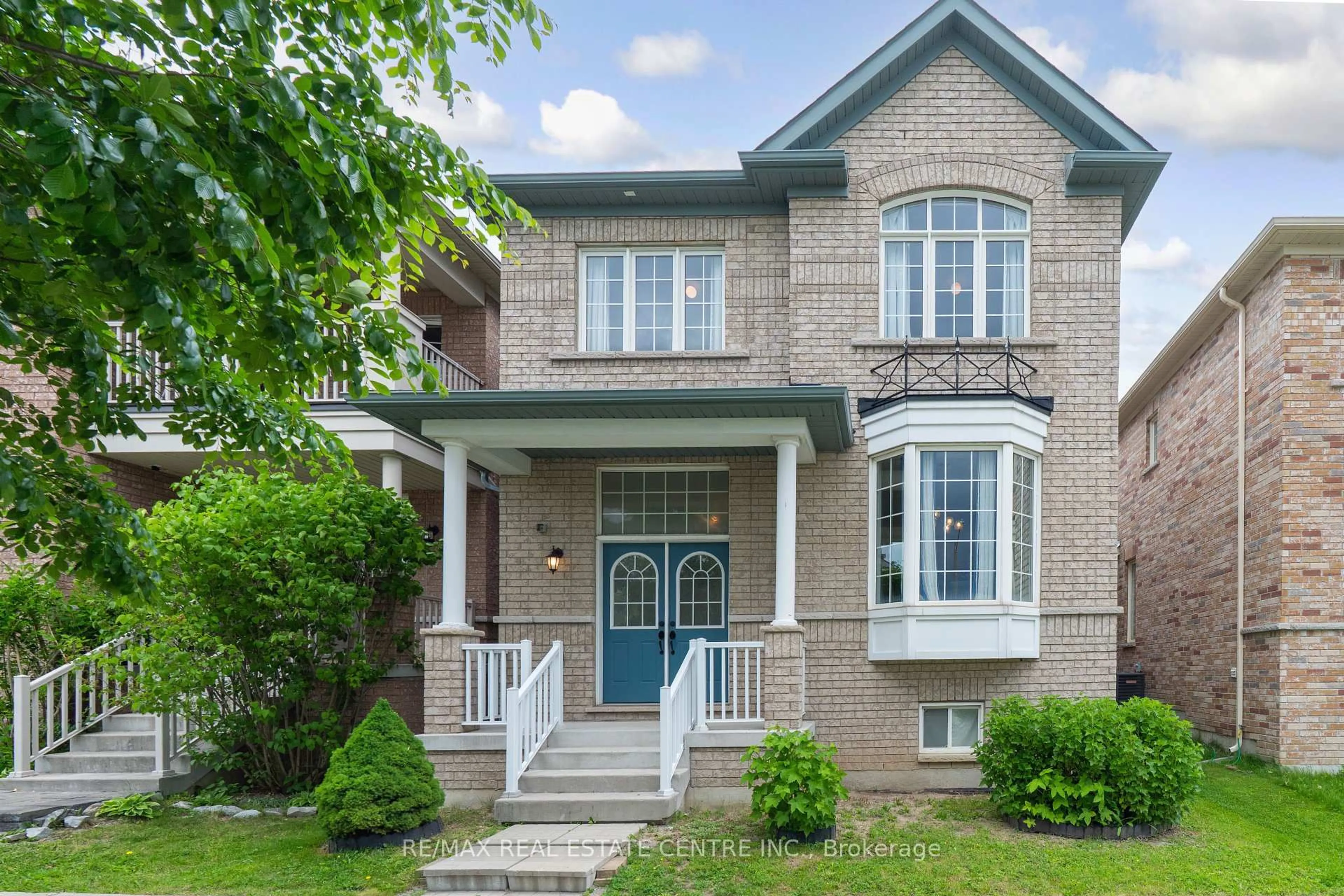 Home with brick exterior material, street for 22 Jocada Crt, Richmond Hill Ontario L4E 0Z5