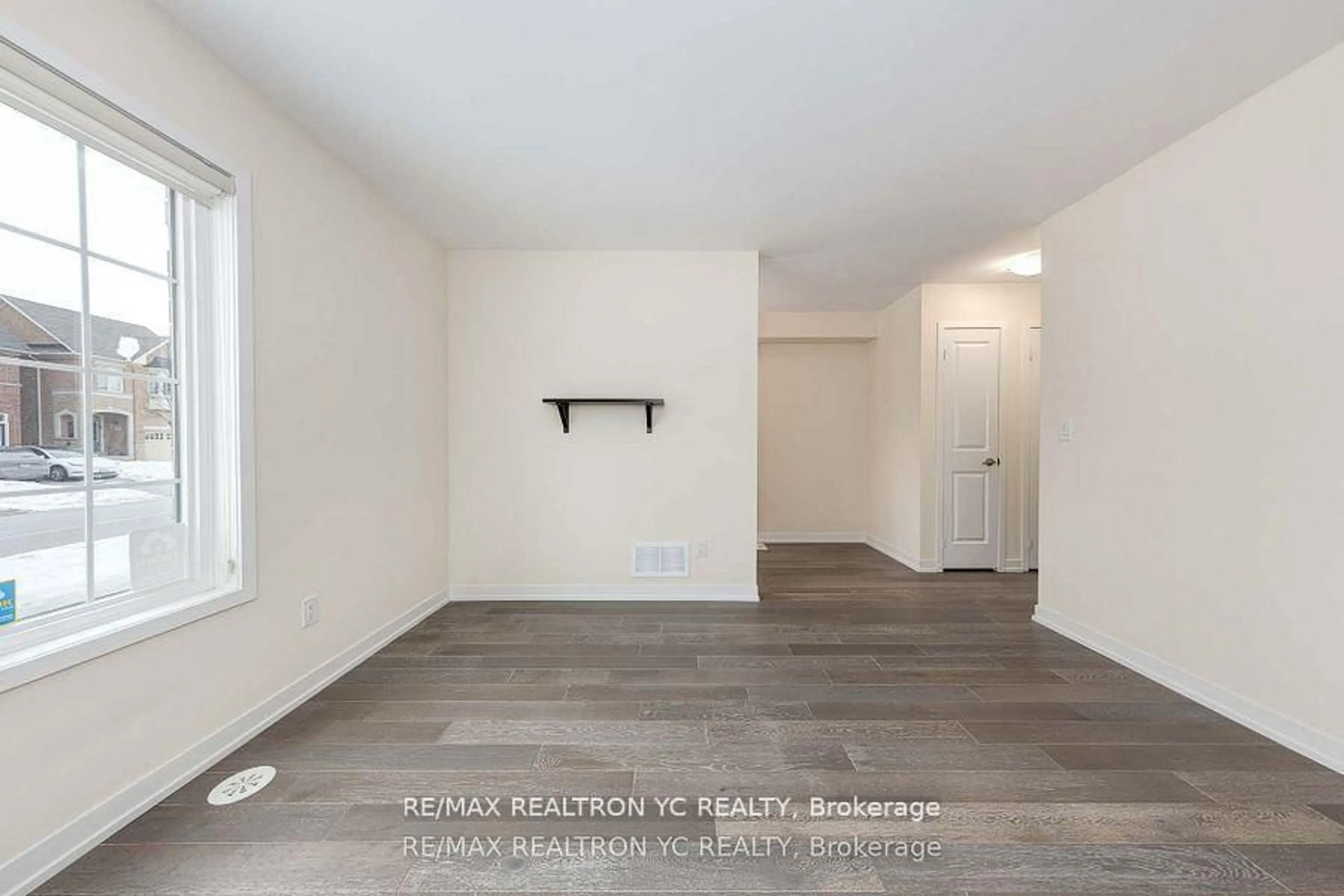A pic of a room for 37 Torah Gate, Vaughan Ontario L6A 4Y4