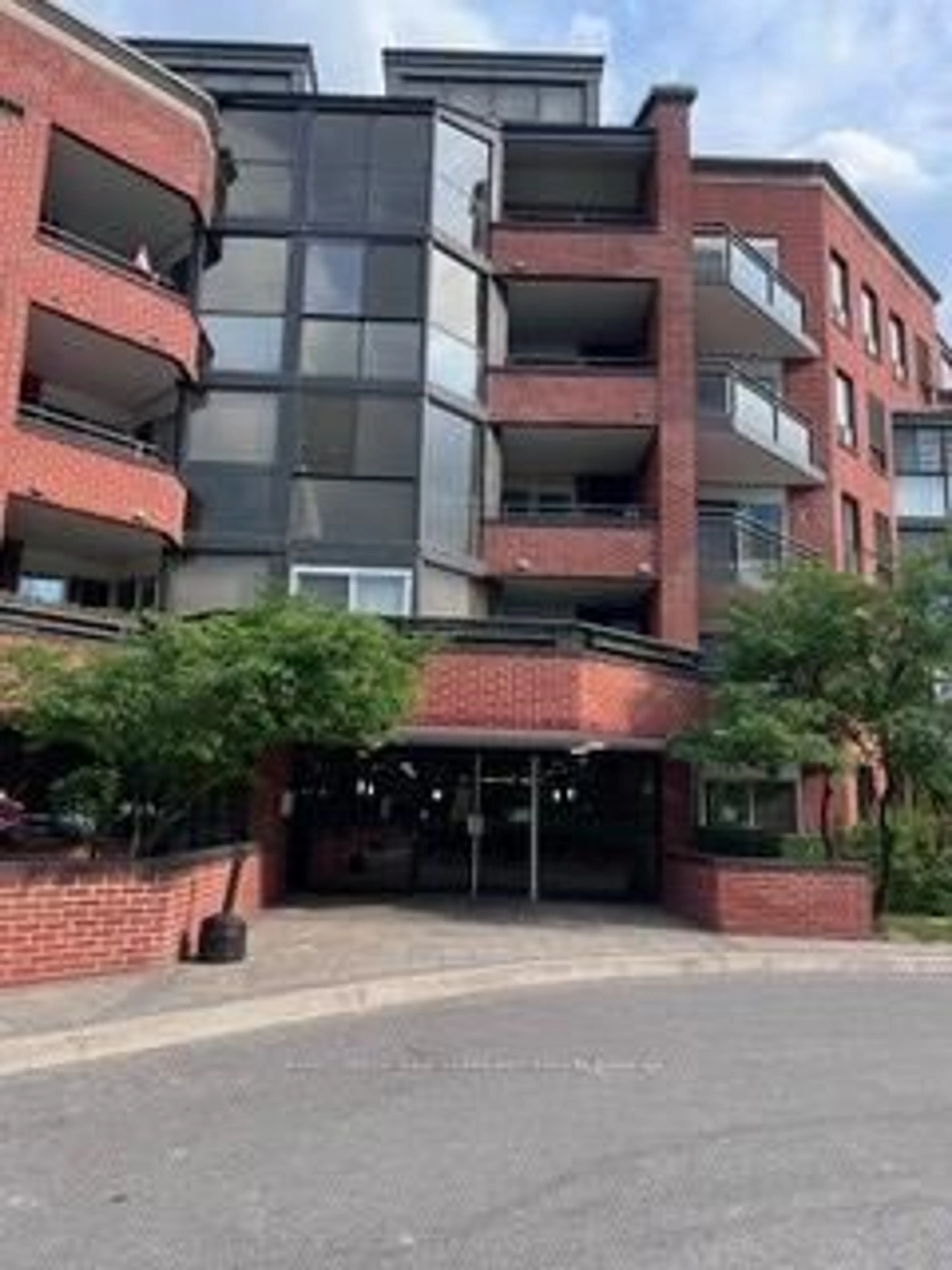 A pic from outside/outdoor area/front of a property/back of a property/a pic from drone, unknown for 100 Arbors Lane #315, Vaughan Ontario L4L 7G4