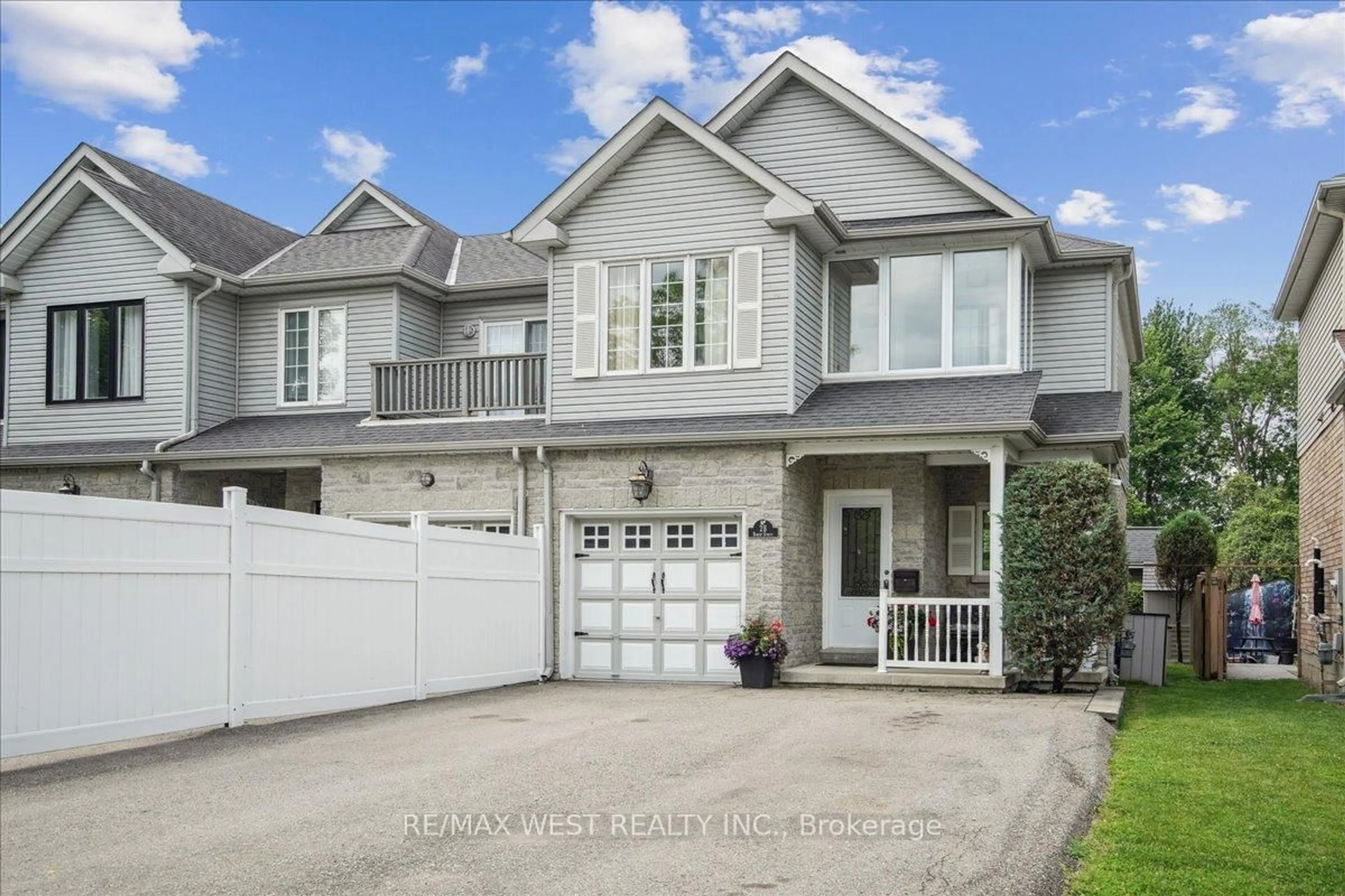 Home with vinyl exterior material, street for 2B Robert St, Georgina Ontario L4P 1K7