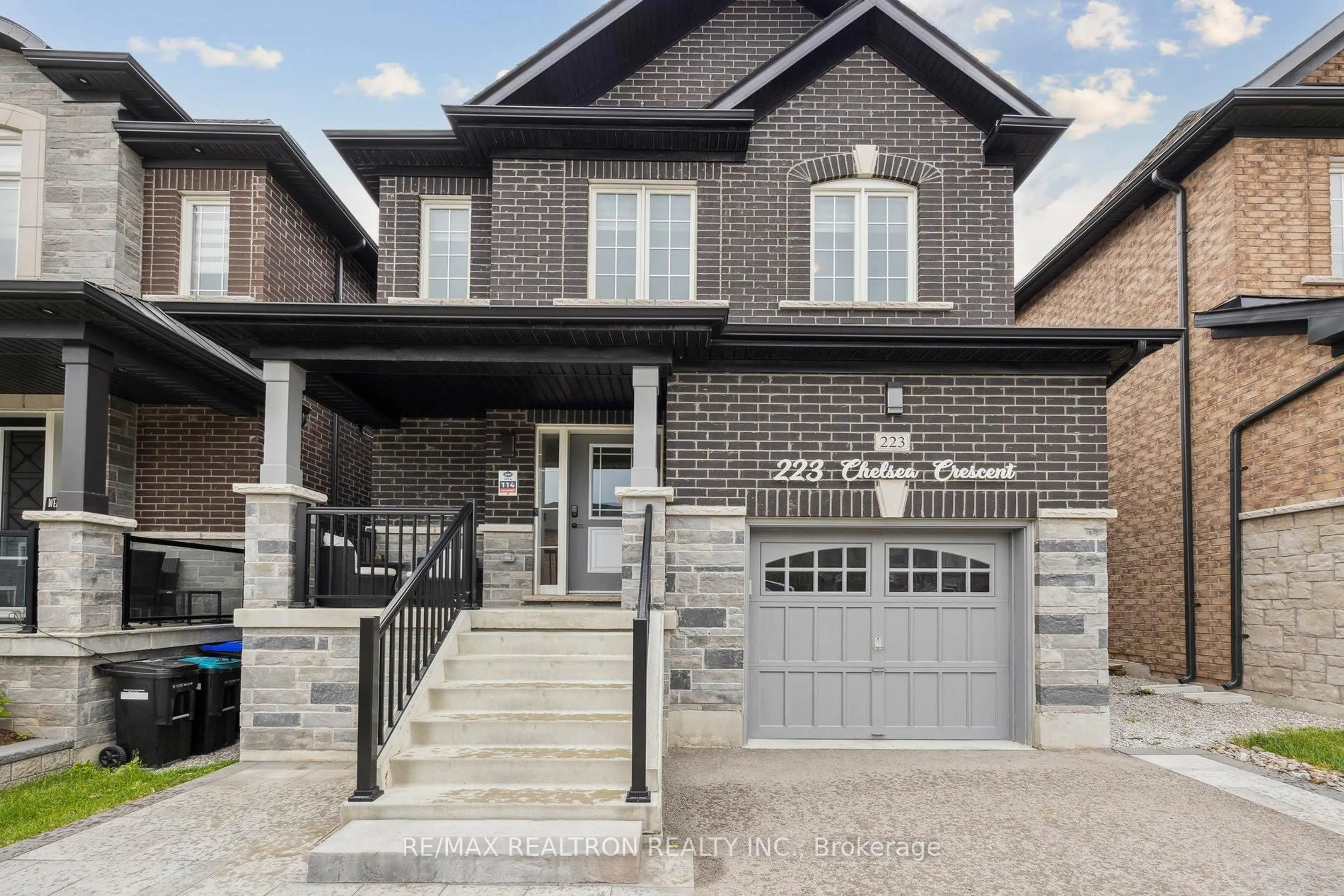 Home with brick exterior material, street for 223 Chelsea Cres, Bradford West Gwillimbury Ontario L3Z 4G7