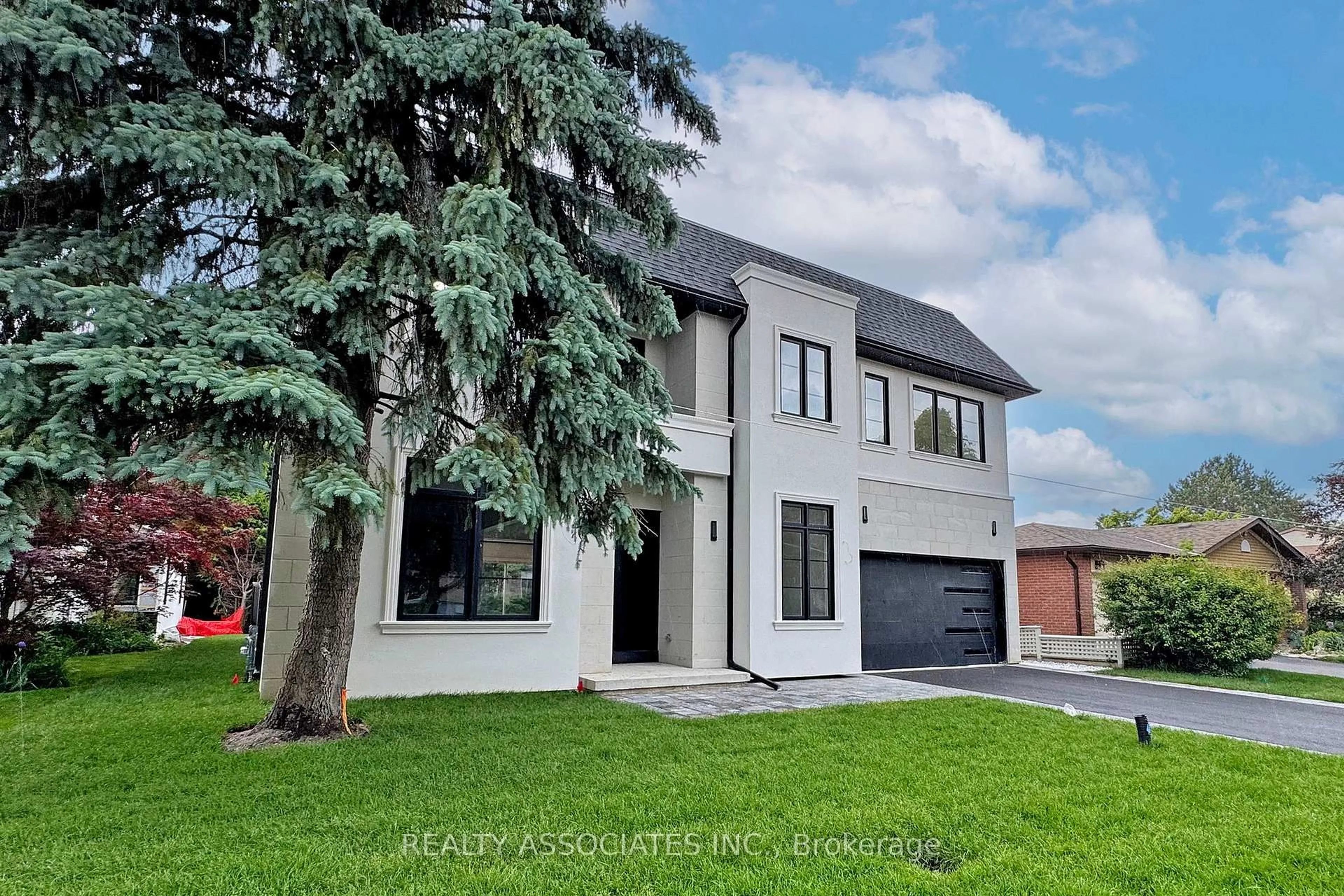 Home with brick exterior material, street for 32 Cossar Ave, Aurora Ontario L4G 3N8