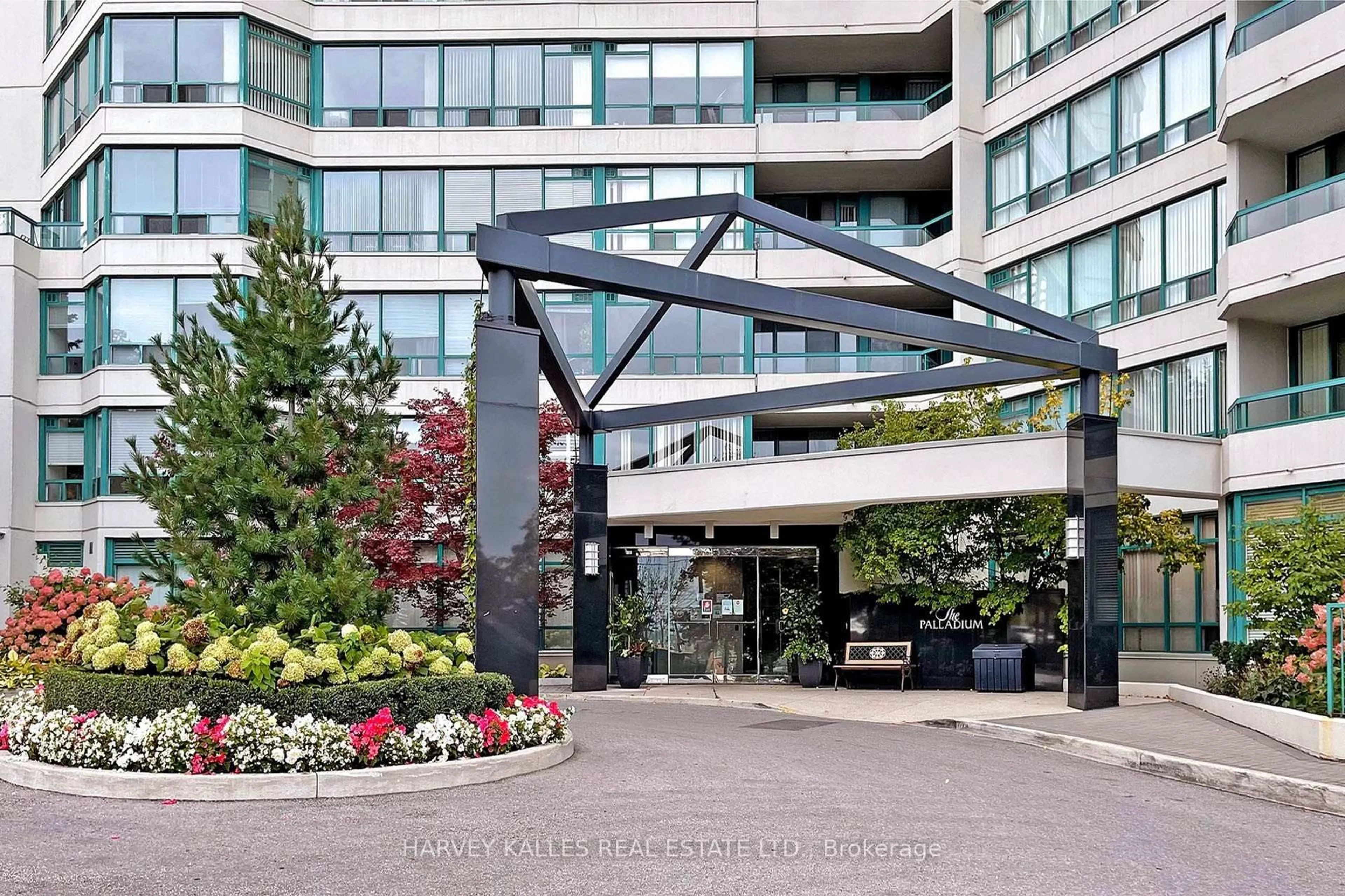Indoor foyer for 7250 Yonge St #804, Vaughan Ontario L4J 7X1