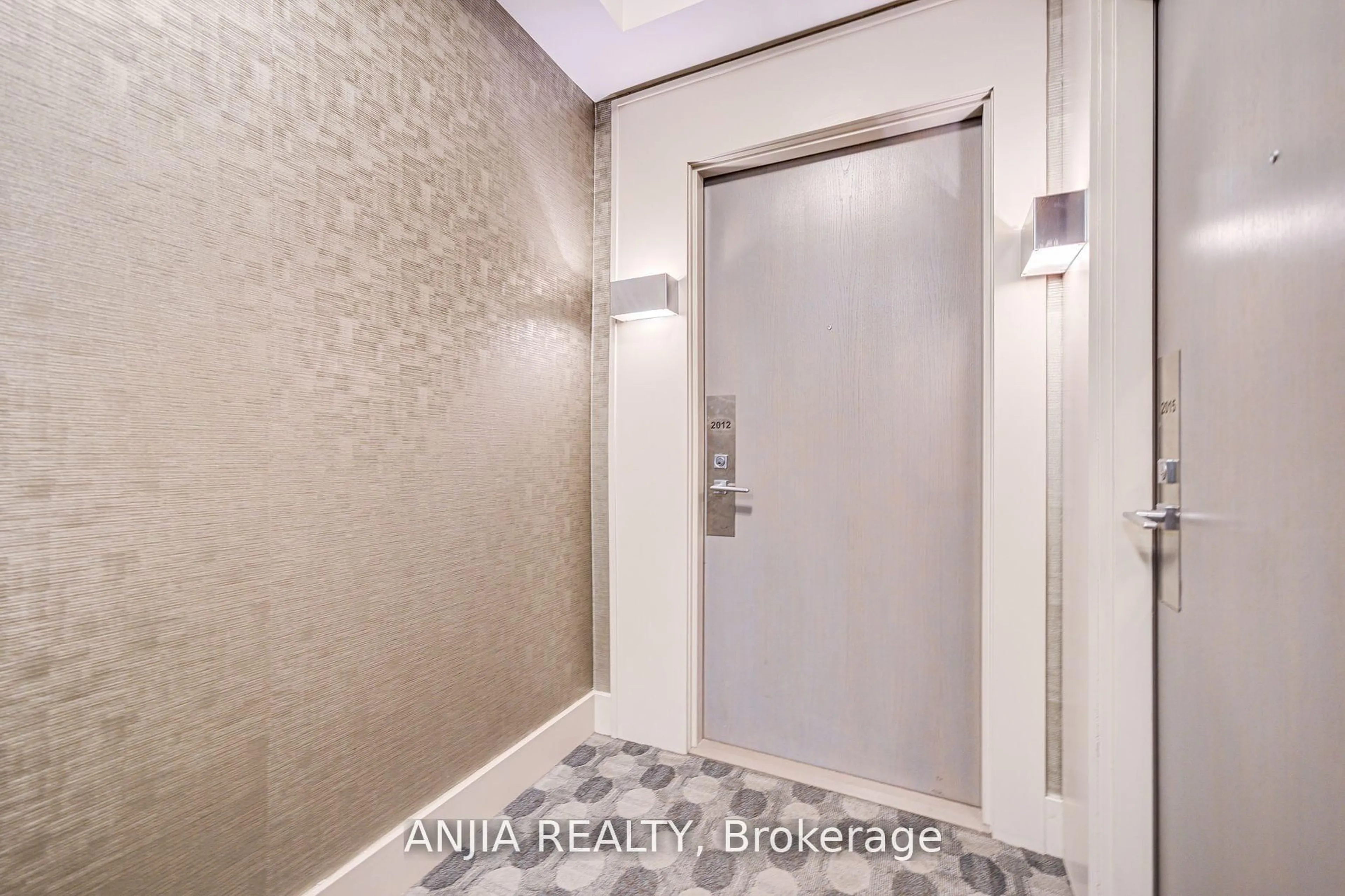 Indoor entryway for 7165 Yonge St #2012, Markham Ontario L3T 0C9