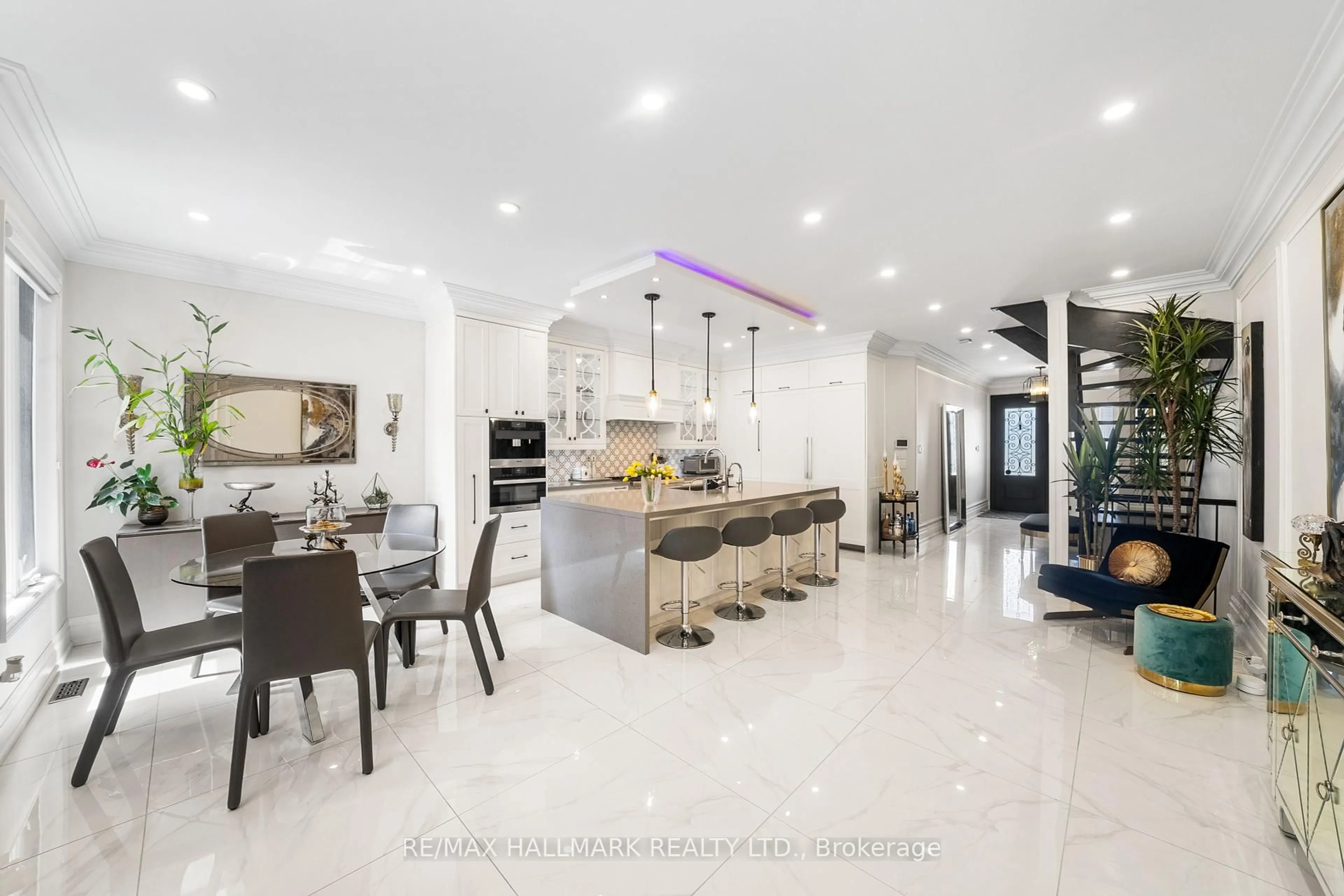 Open concept kitchen, ceramic/tile floor for 37 Copperstone Cres, Richmond Hill Ontario L4S 2C5
