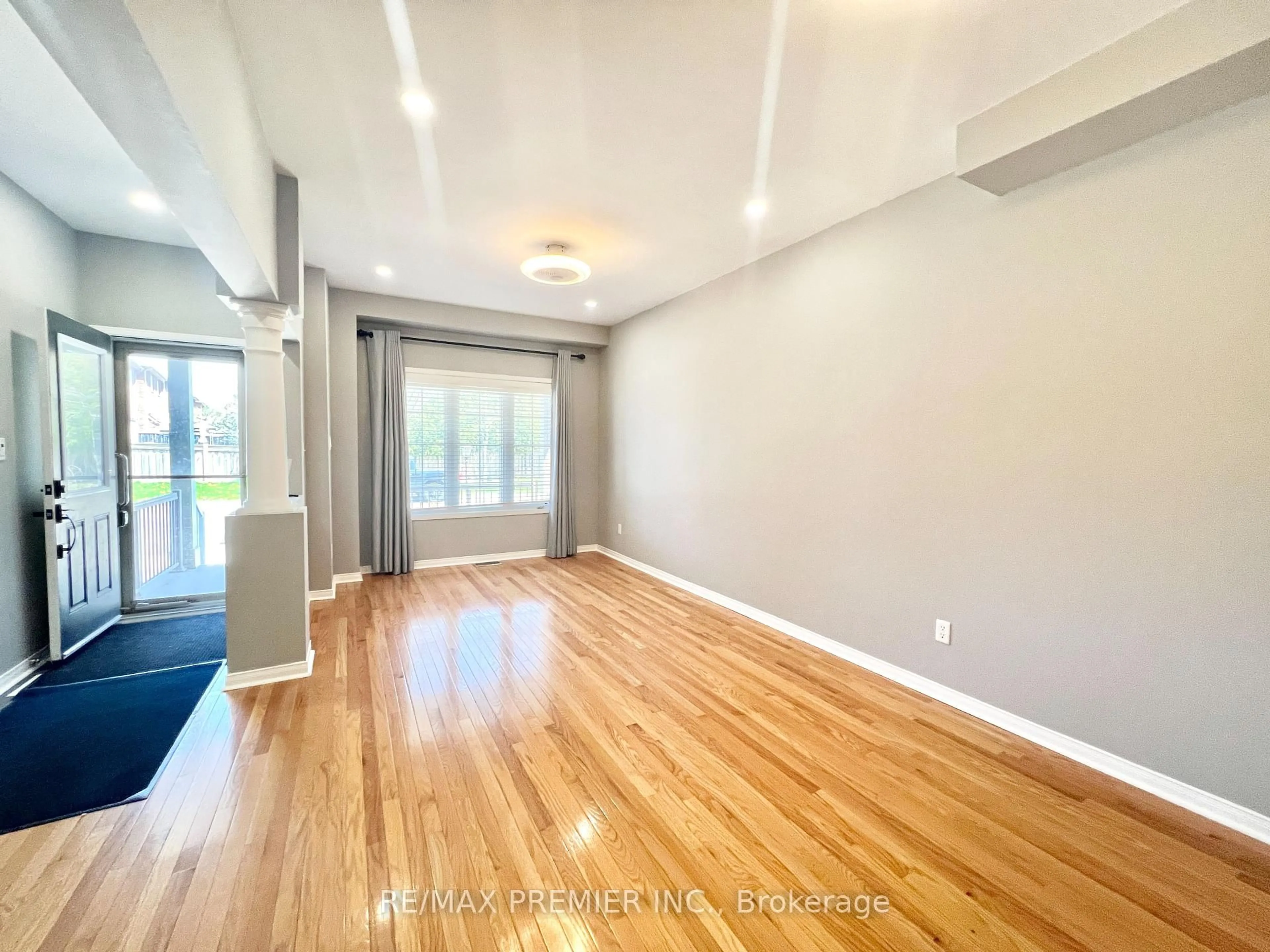 A pic of a room for 155 Penndutch Circ, Whitchurch-Stouffville Ontario L4A 0N9