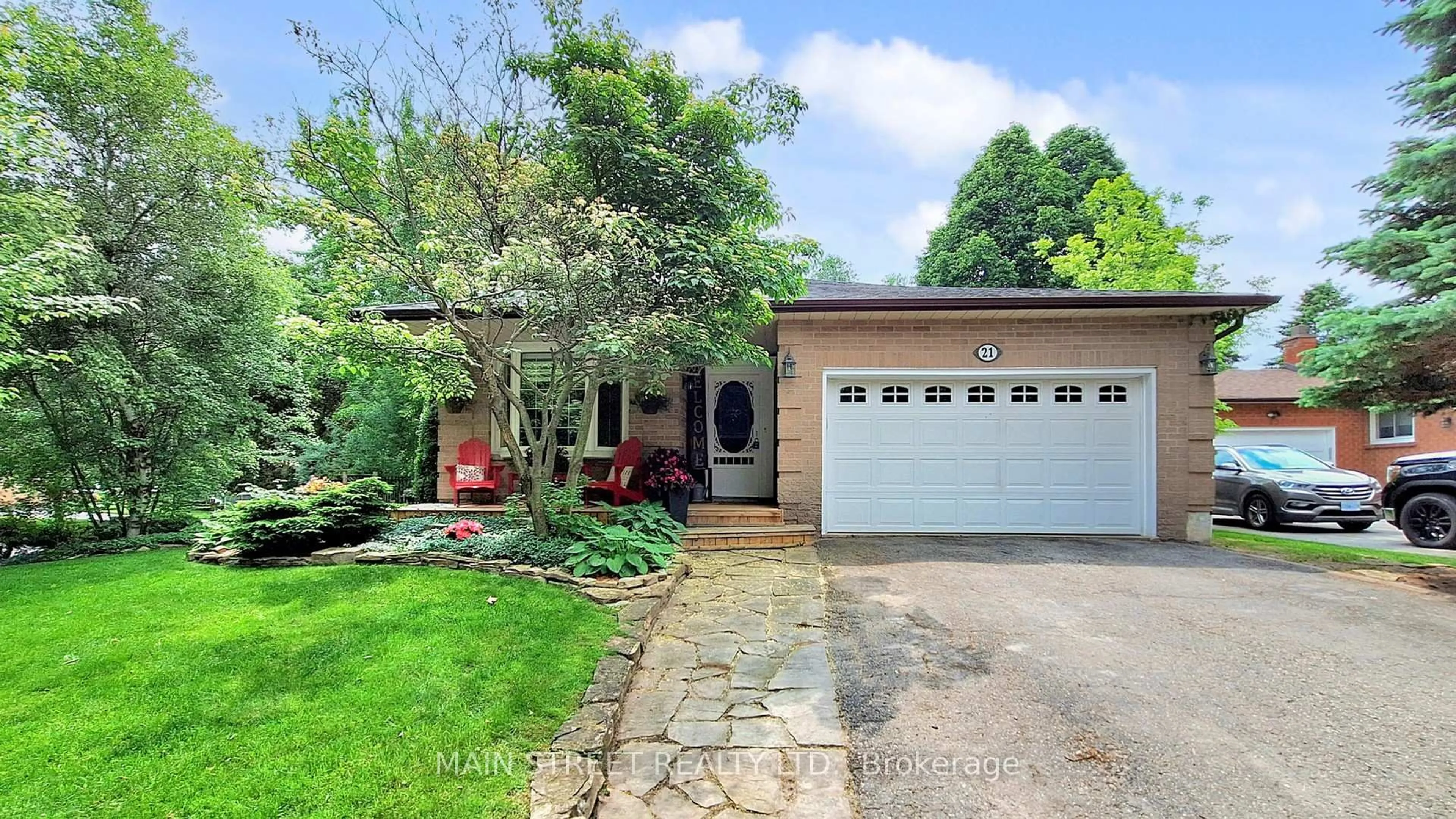 Home with brick exterior material, street for 21 Munro Cres, Uxbridge Ontario L9P 1L5