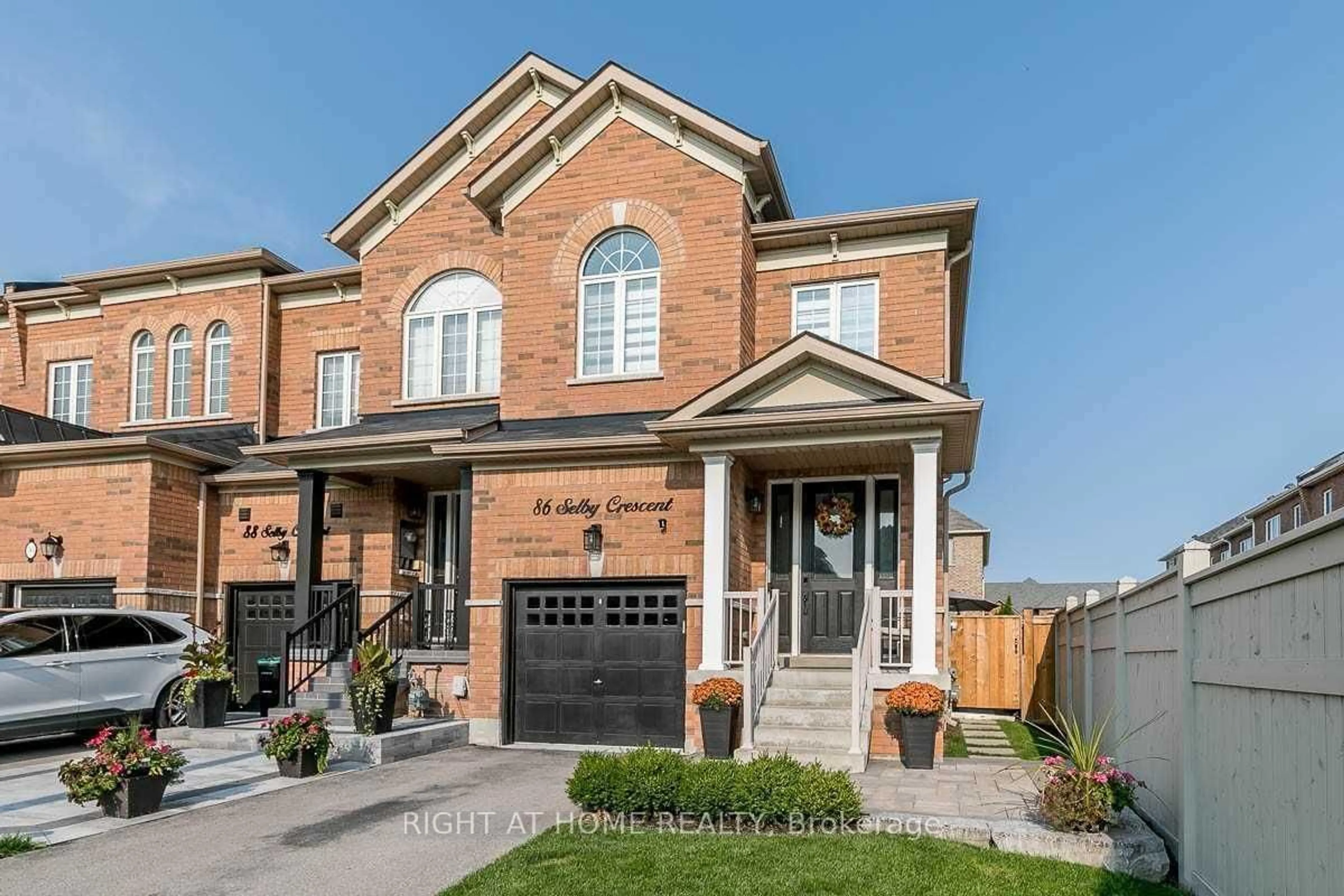 Home with brick exterior material, street for 86 Selby Cres, Bradford West Gwillimbury Ontario L3Z 0V3