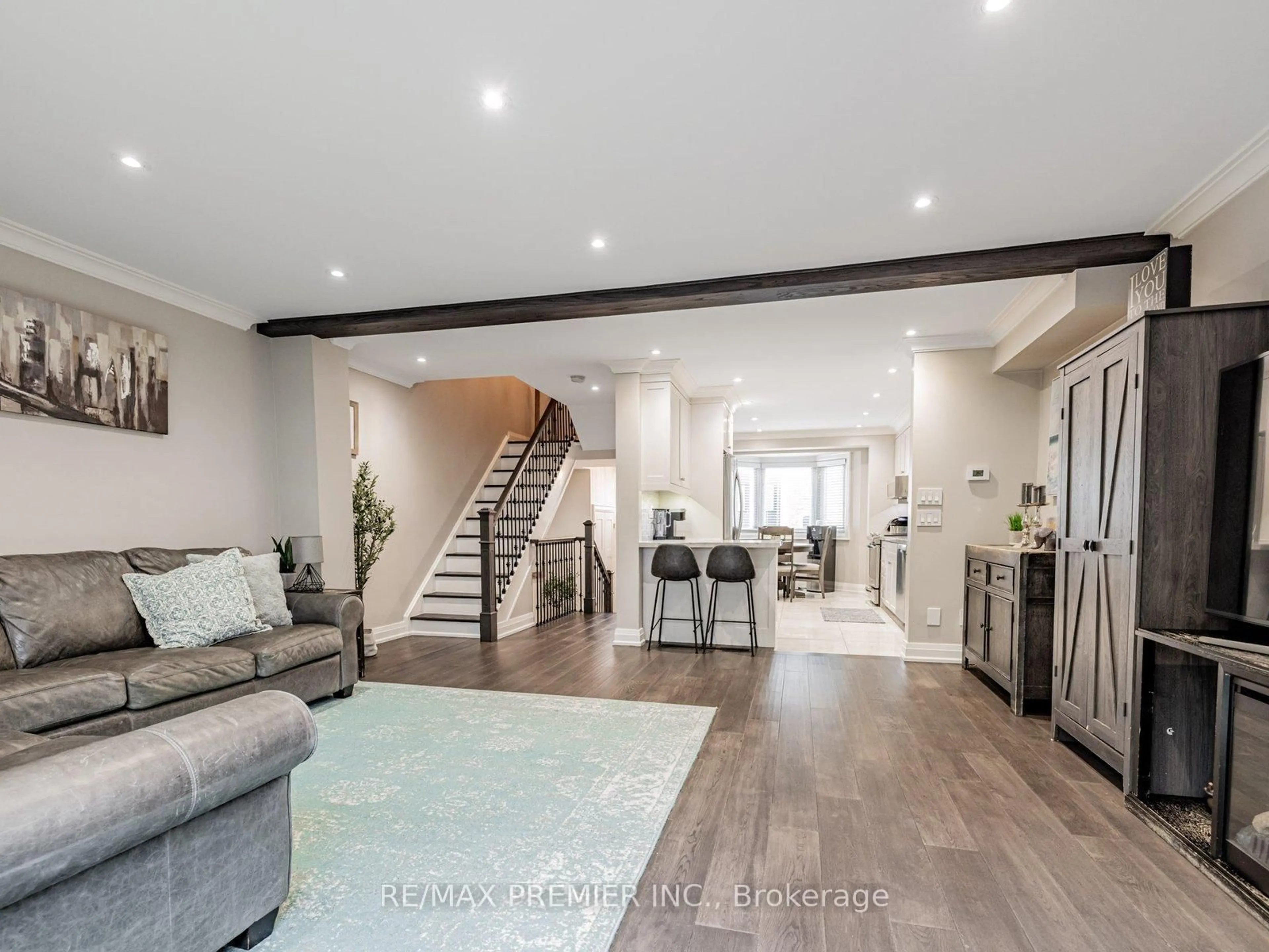 Unknown for 213 Woodbridge Ave, Vaughan Ontario L4L 2T1