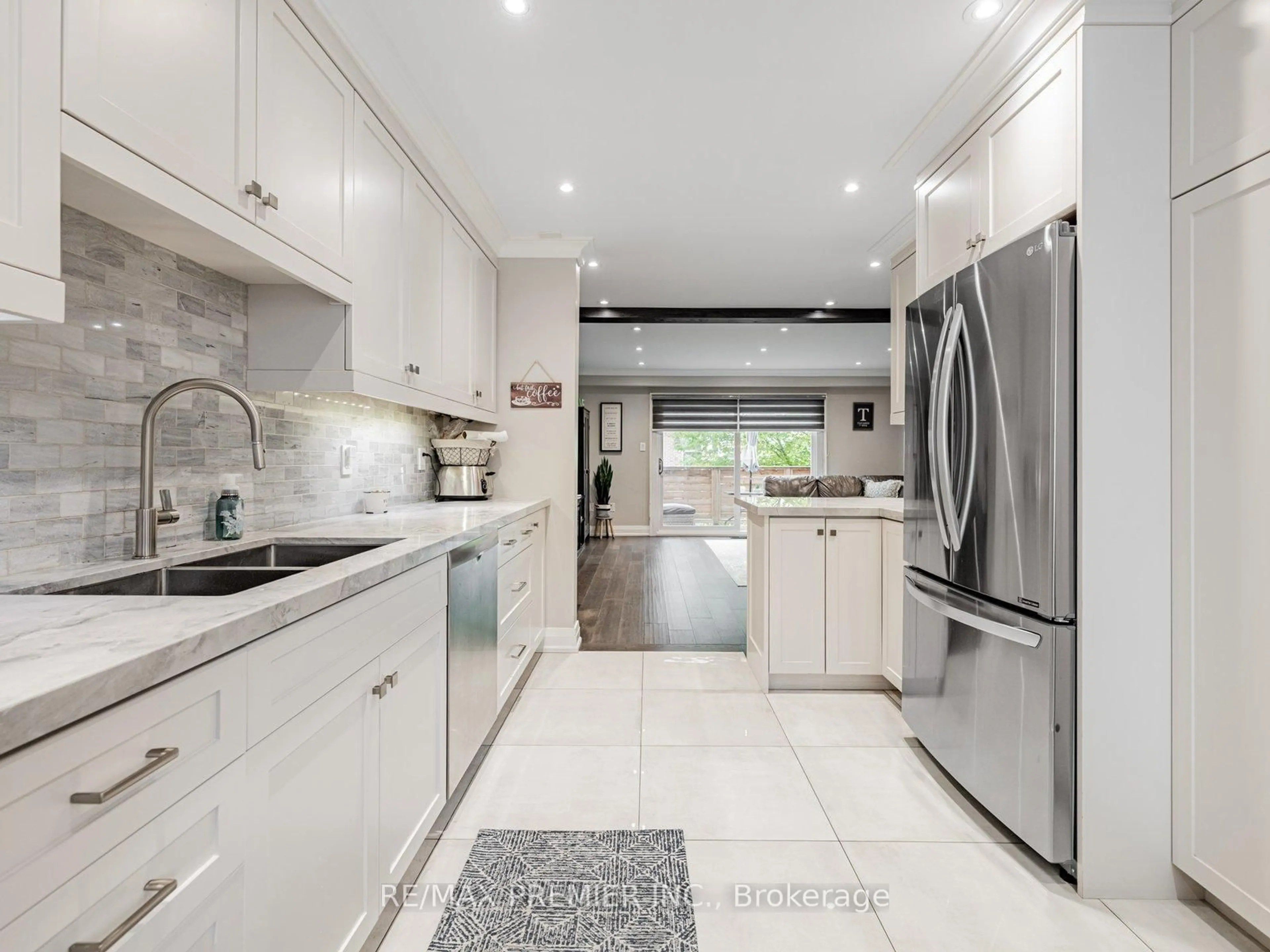 Contemporary kitchen, ceramic/tile floor for 213 Woodbridge Ave, Vaughan Ontario L4L 2T1