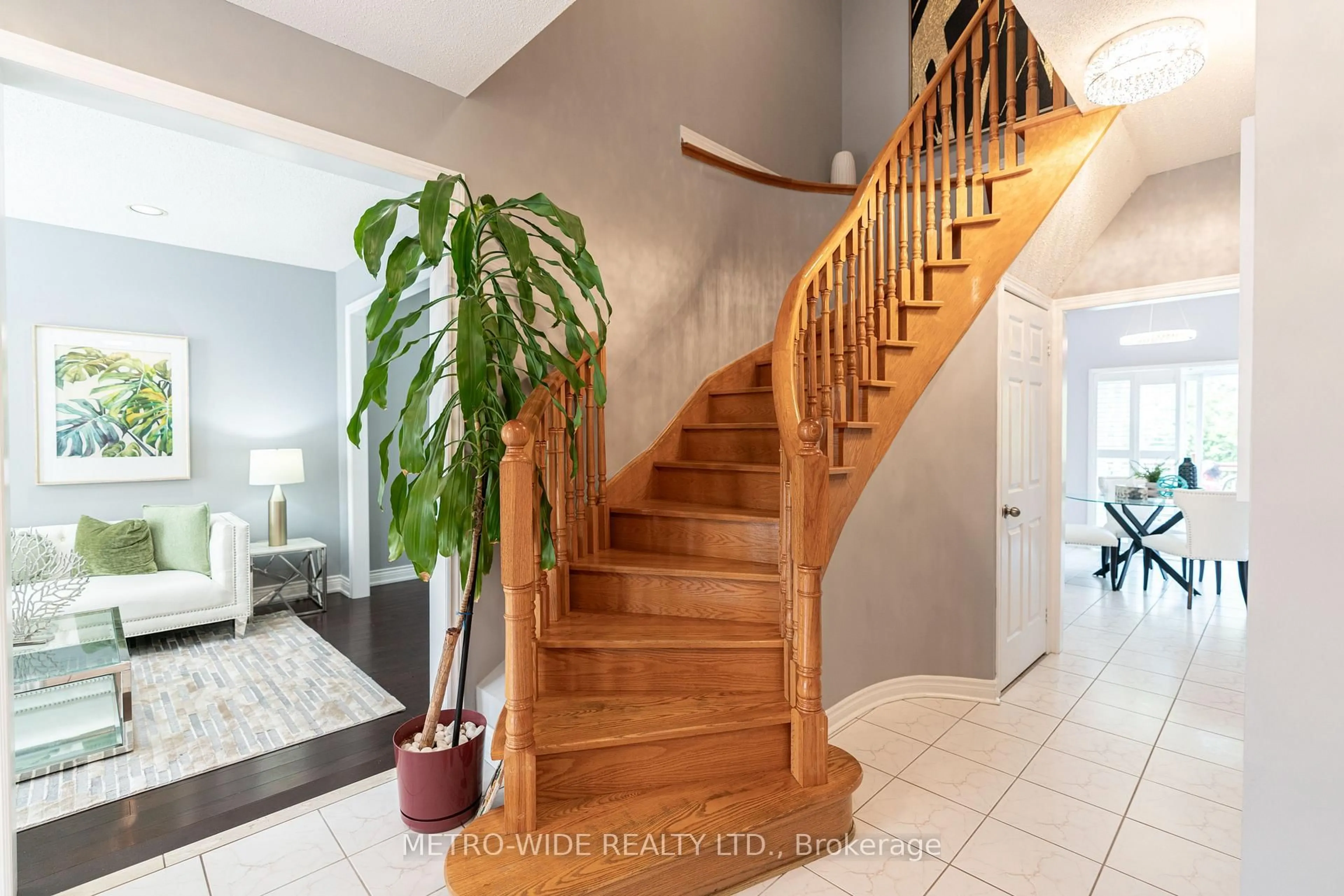 Stairs for 52 Hepburn St, Markham Ontario L3S 3Z9