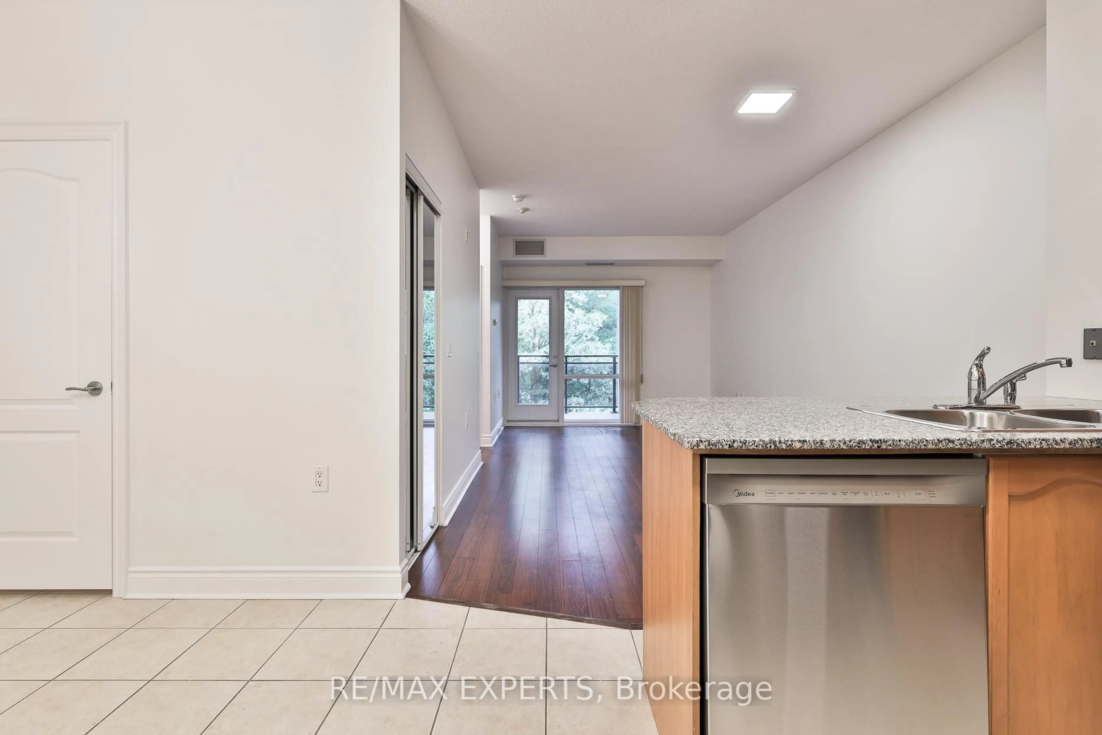 Unknown for 8201 Islington Ave #319, Vaughan Ontario L4L 9S6