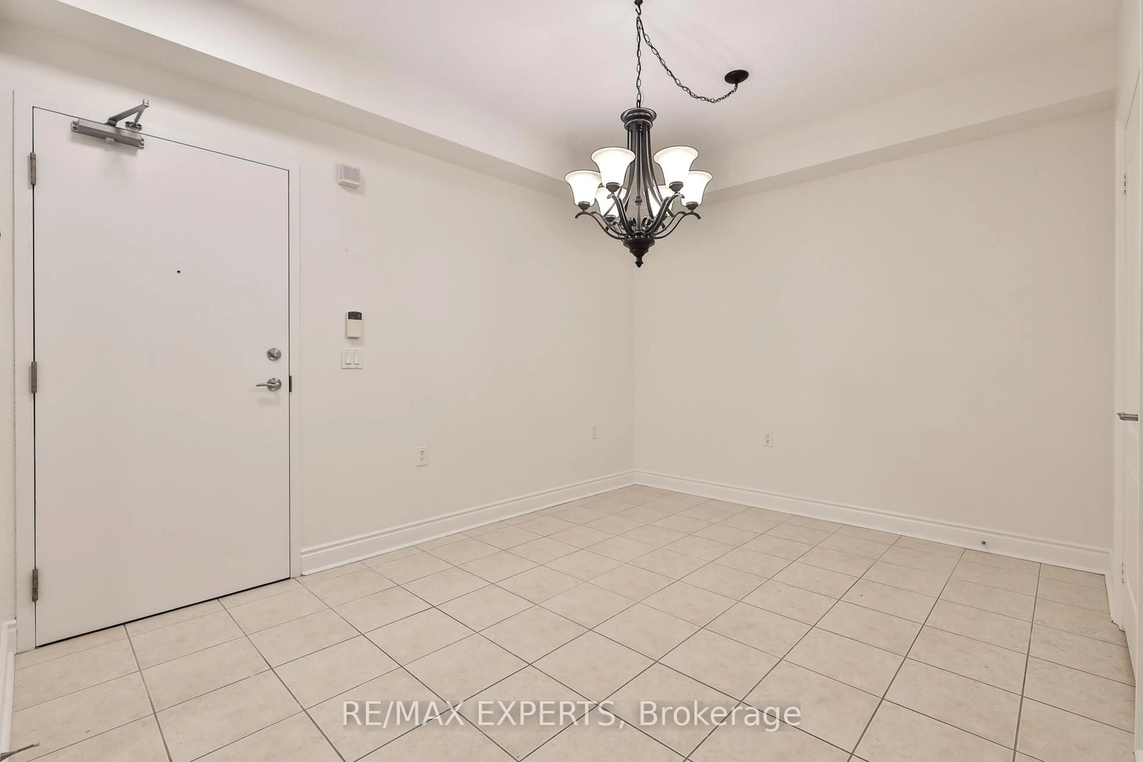 A pic of a room for 8201 Islington Ave #319, Vaughan Ontario L4L 9S6