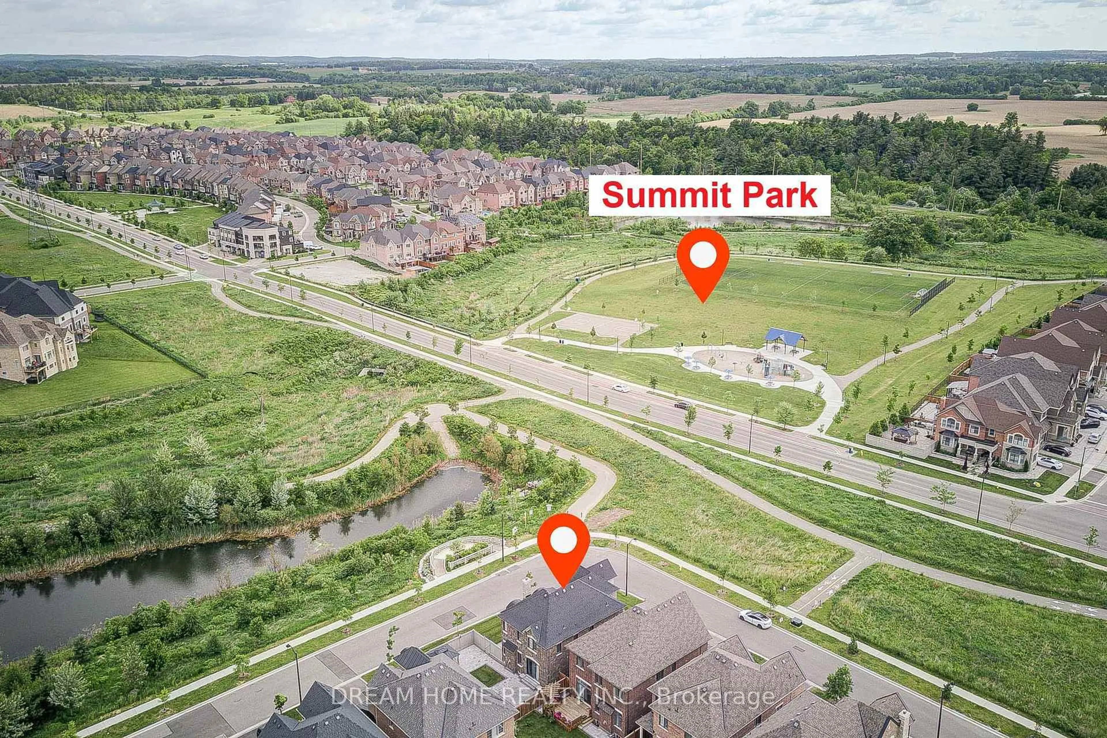 A pic from outside/outdoor area/front of a property/back of a property/a pic from drone, street for 82 Chorus Cres, Vaughan Ontario L4H 4W3