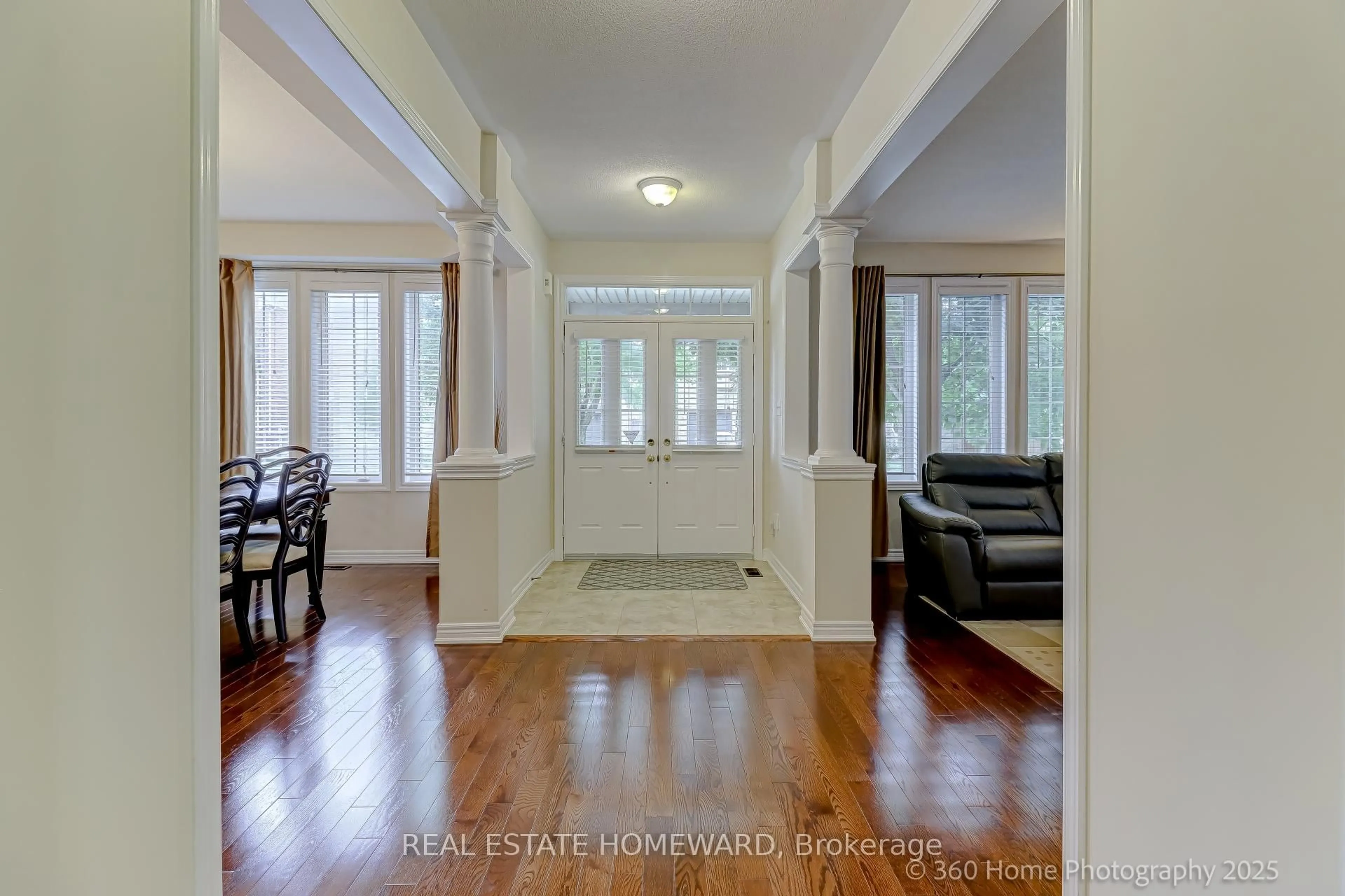 Indoor entryway for 9 Tarmack Dr, Richmond Hill Ontario L4E 0E6