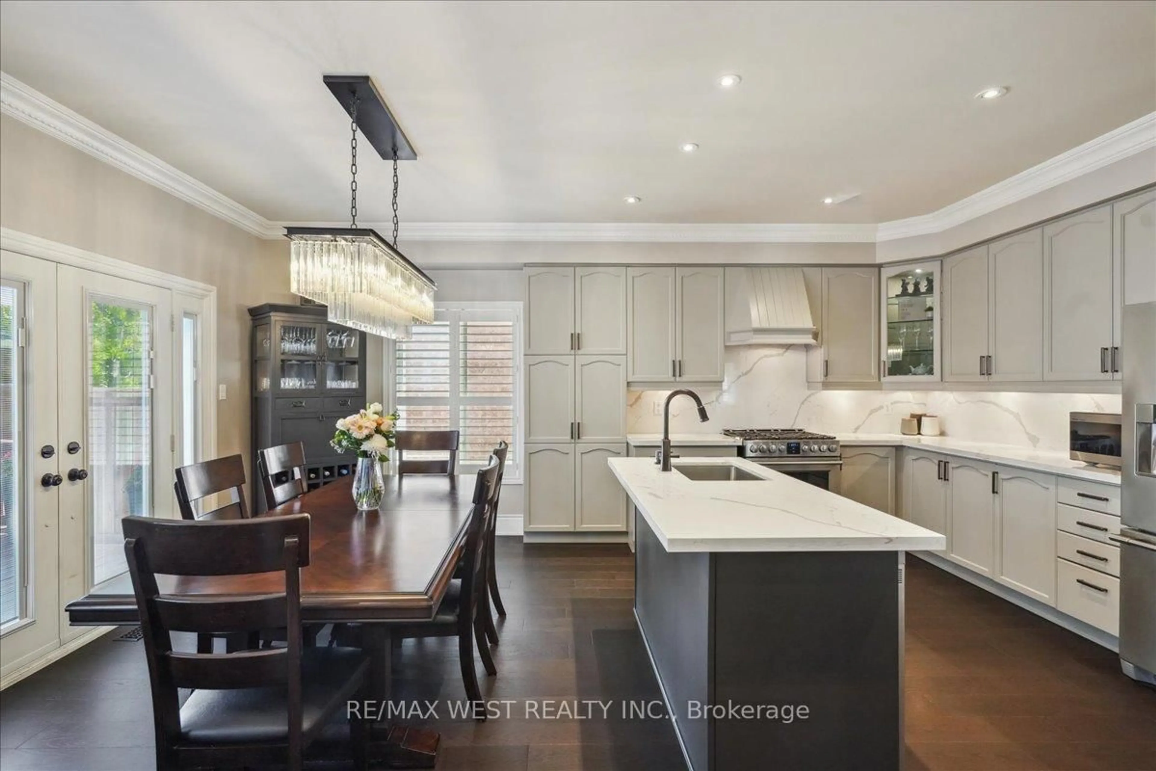 Open concept kitchen, unknown for 206 Shelbourne Dr, Vaughan Ontario L4H 0J4