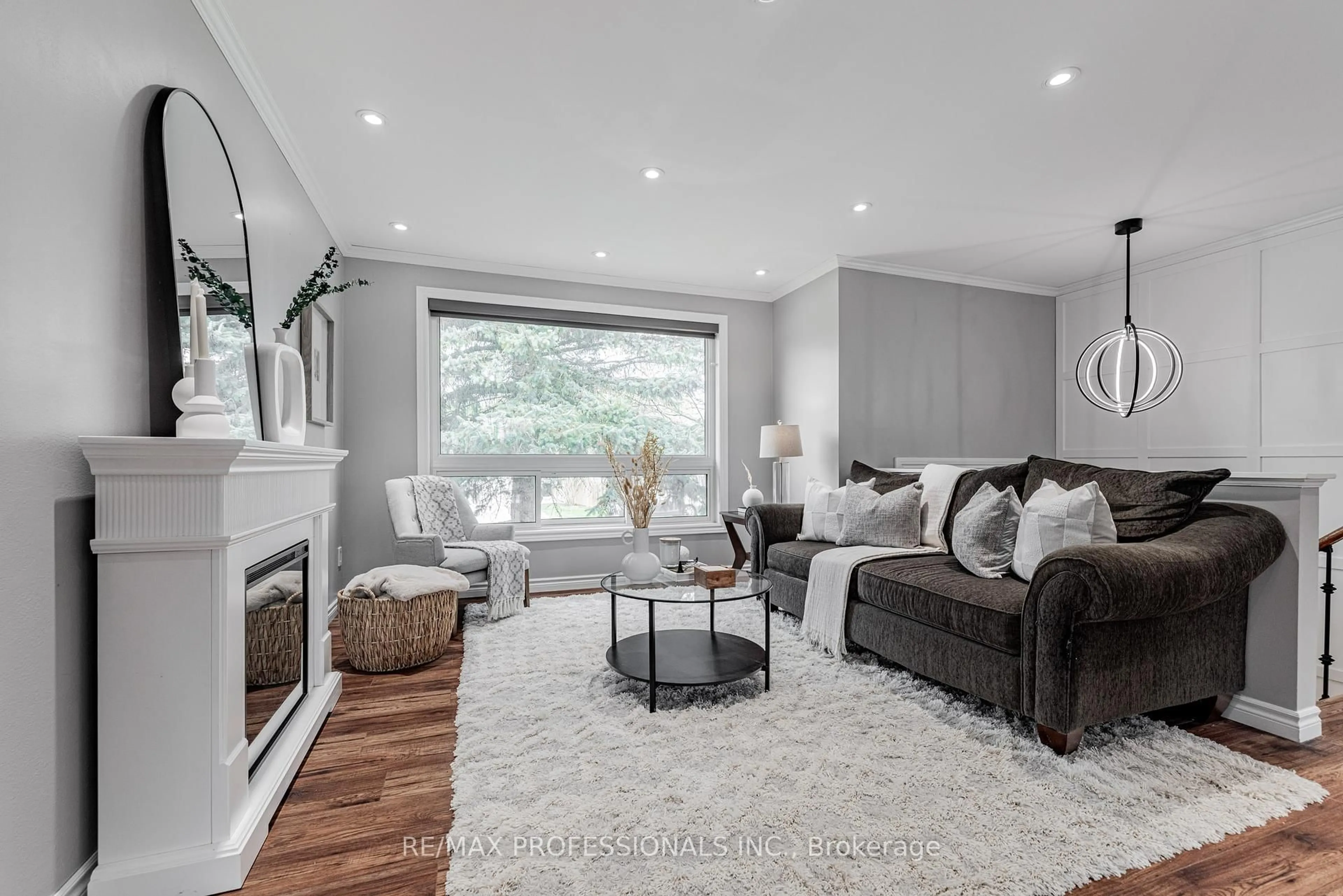 Living room with furniture, unknown for 16 Wales Ave, Adjala-Tosorontio Ontario L0M 1J0