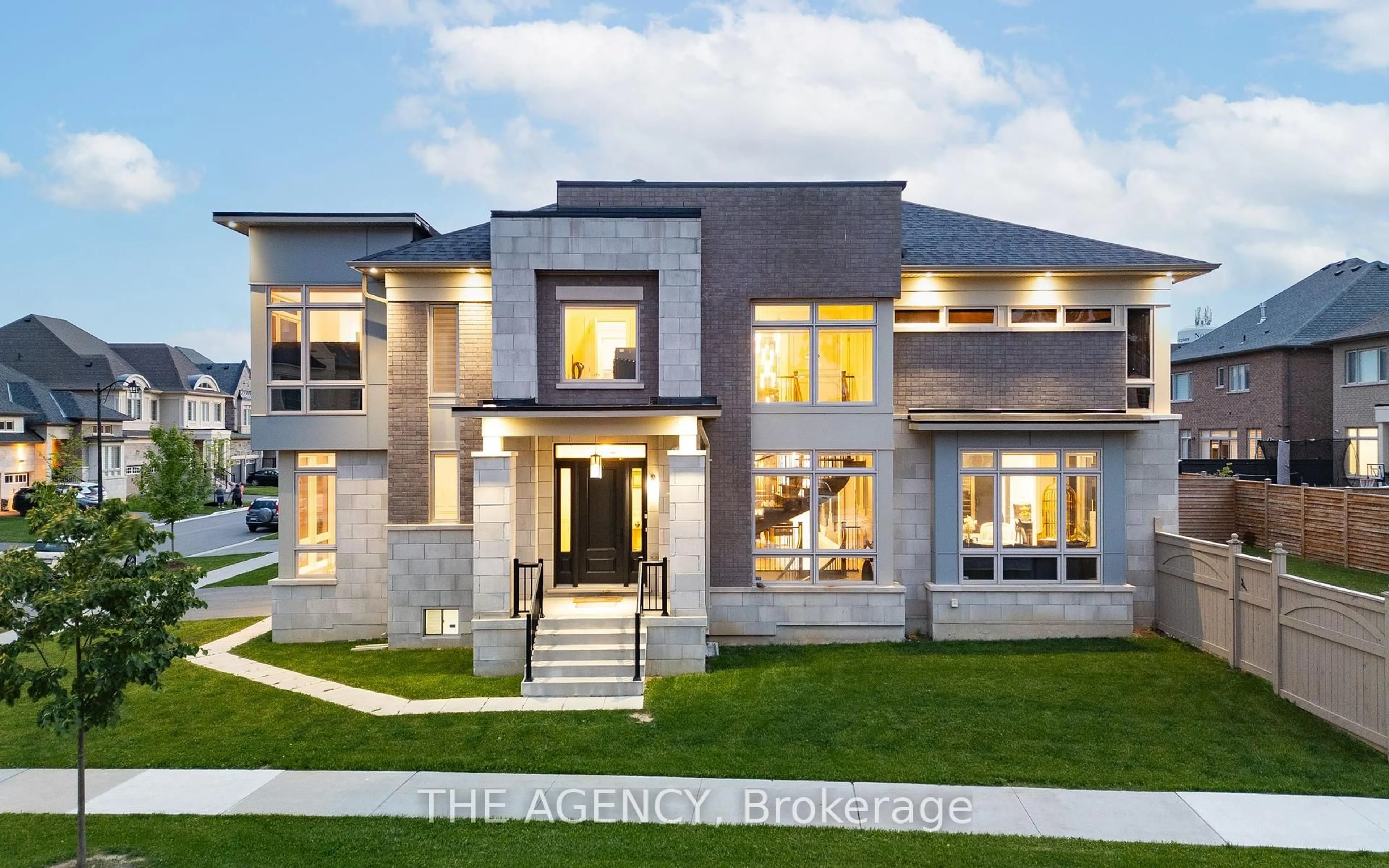 Home with brick exterior material, building for 2 Lake Lenora Ave, King Ontario L7P 0P7
