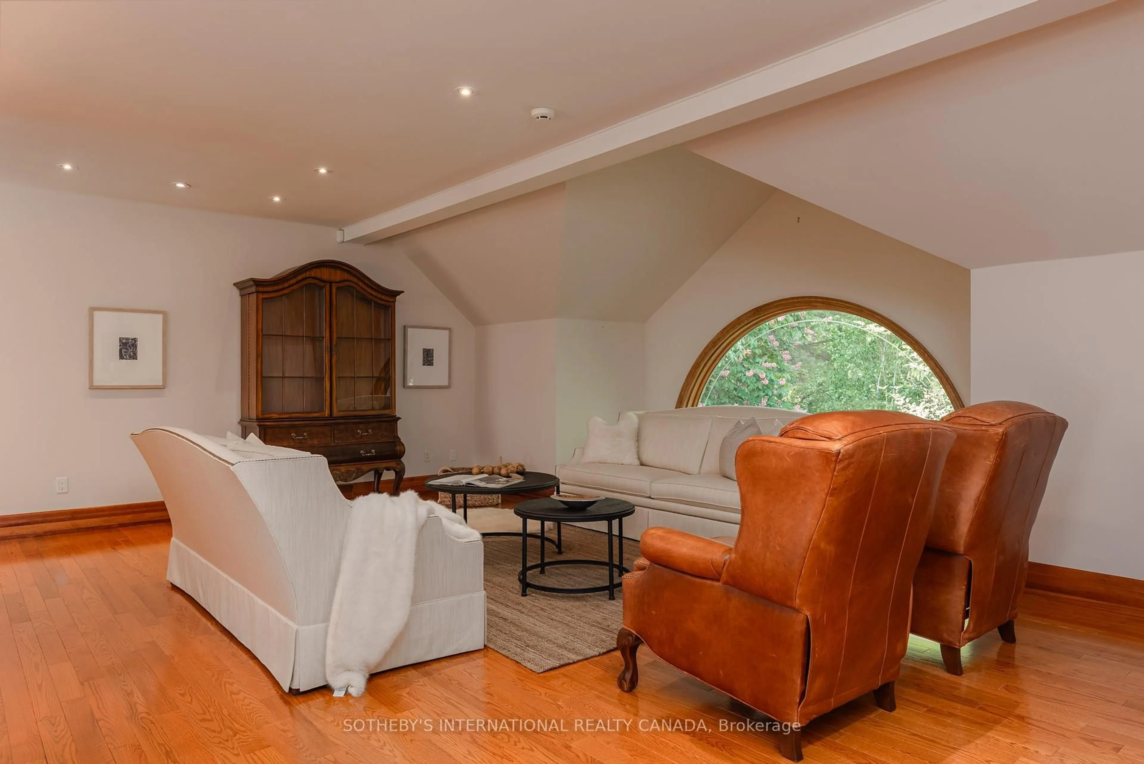 Living room with furniture, unknown for 101 Paula Crt, Vaughan Ontario L0J 1C0
