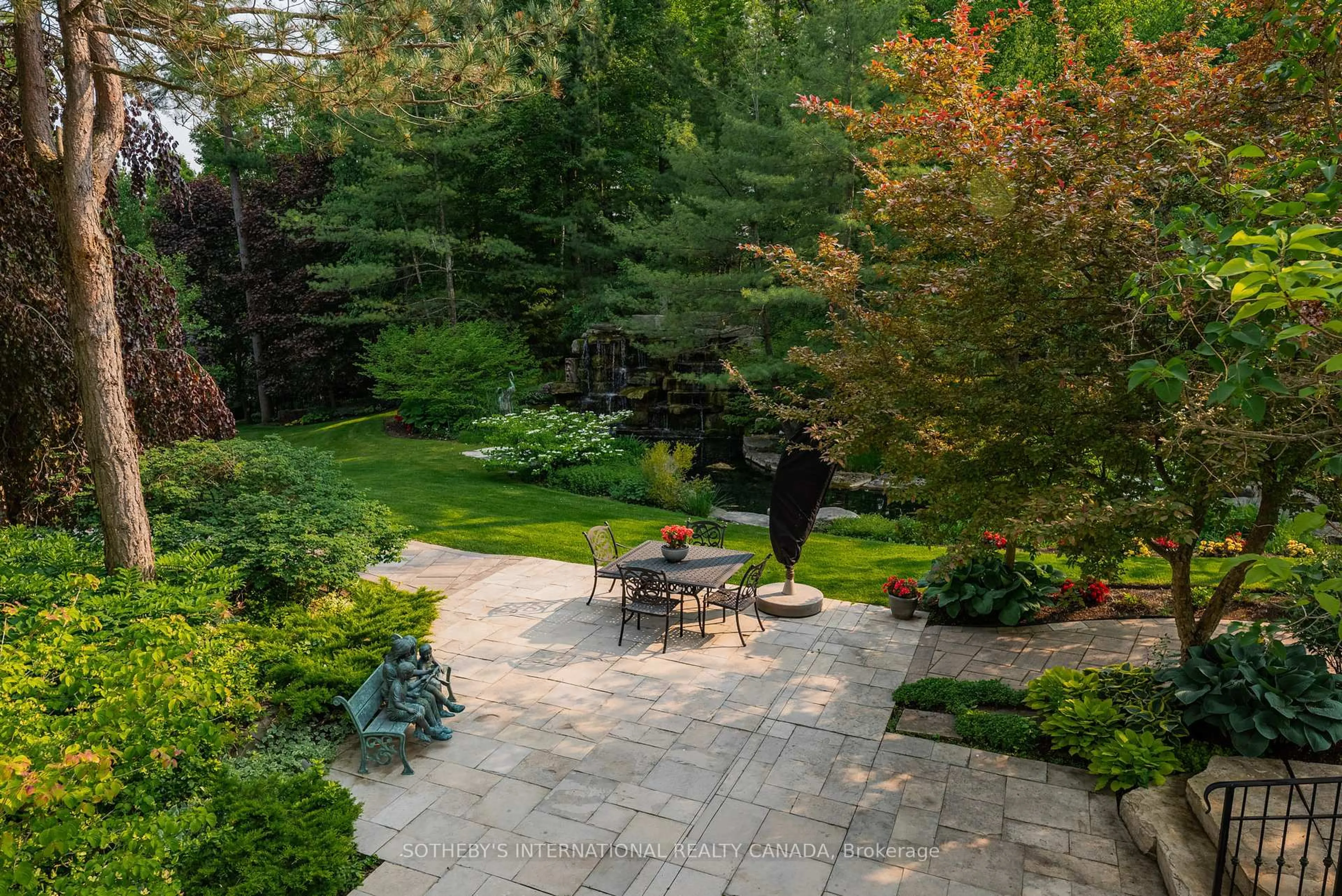 Patio, forest/trees view for 101 Paula Crt, Vaughan Ontario L0J 1C0
