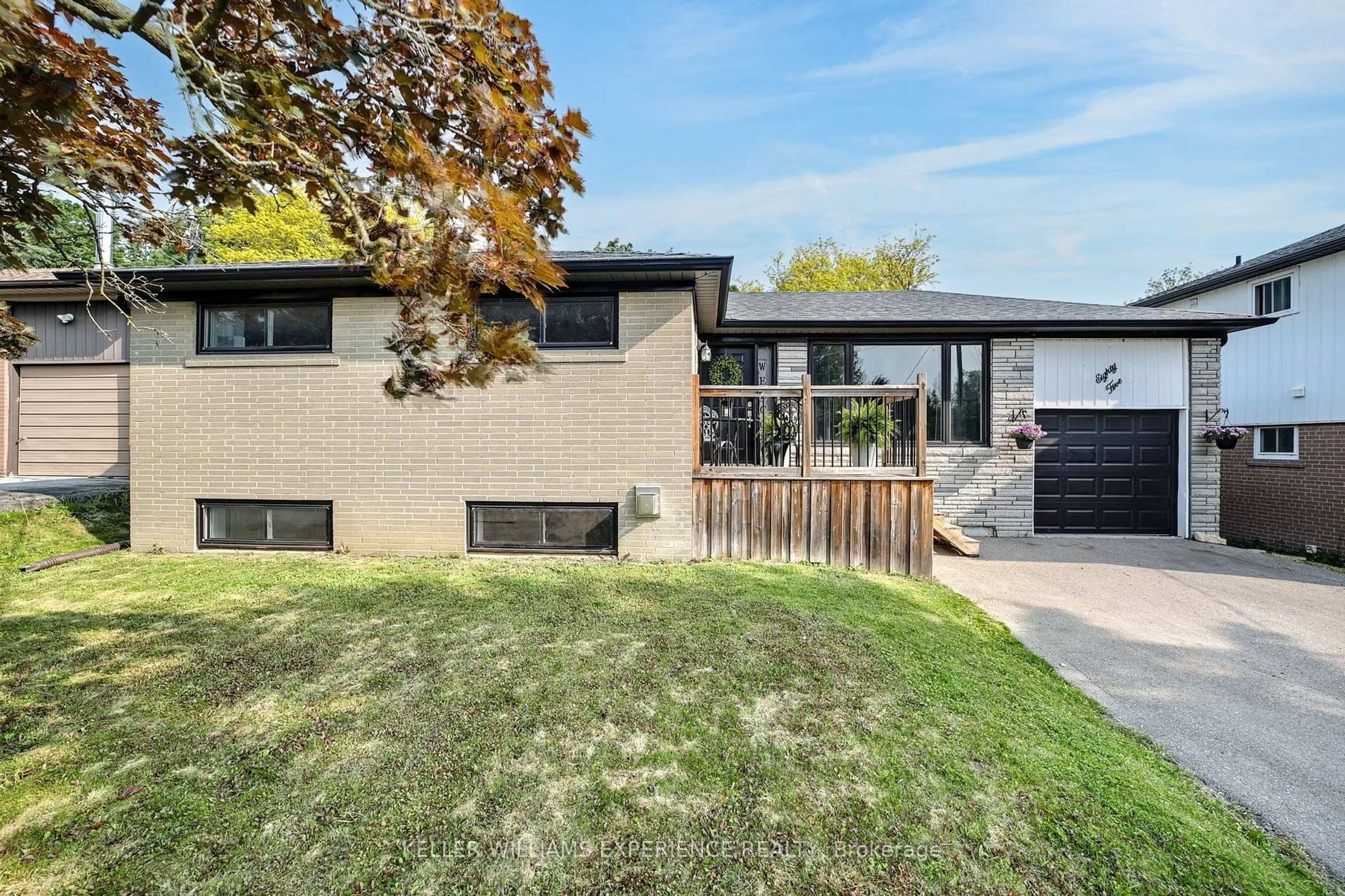Home with brick exterior material, street for 85 Gladman Ave, Newmarket Ontario L3Y 1W4