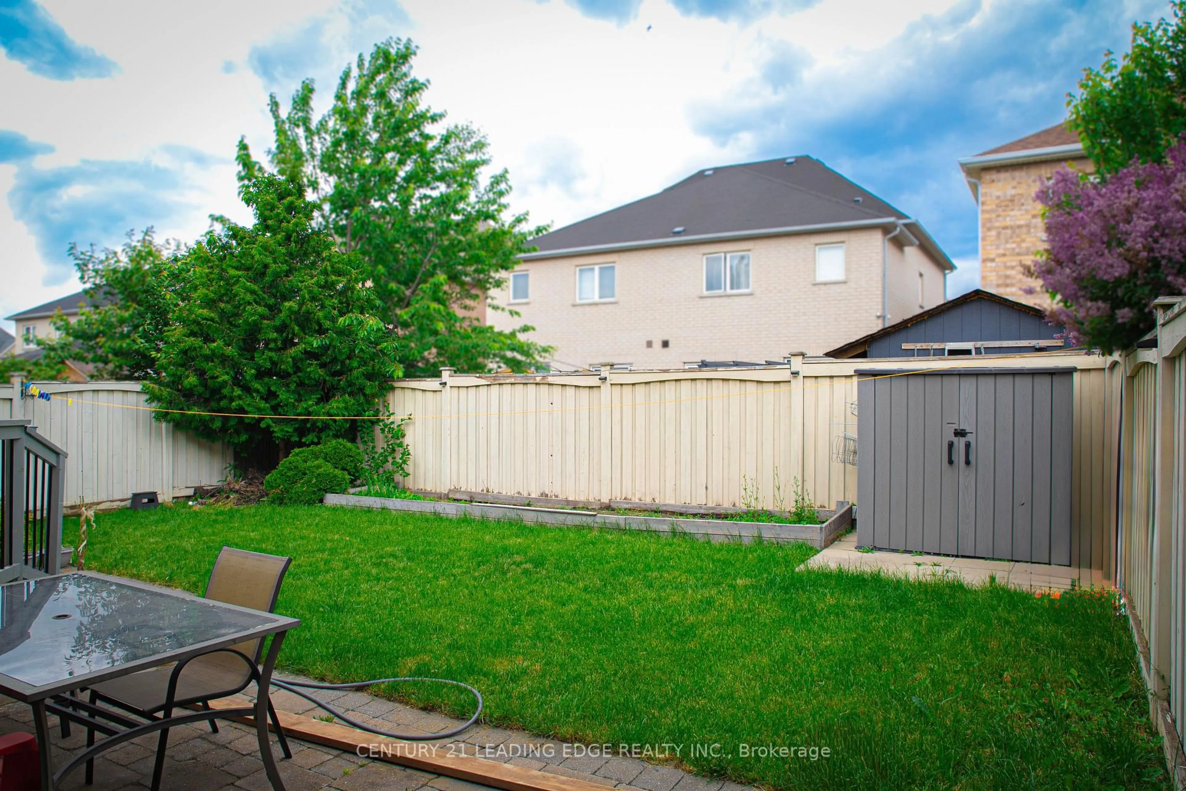 Patio, street for 112 Lormel Gate, Vaughan Ontario L4H 0C5