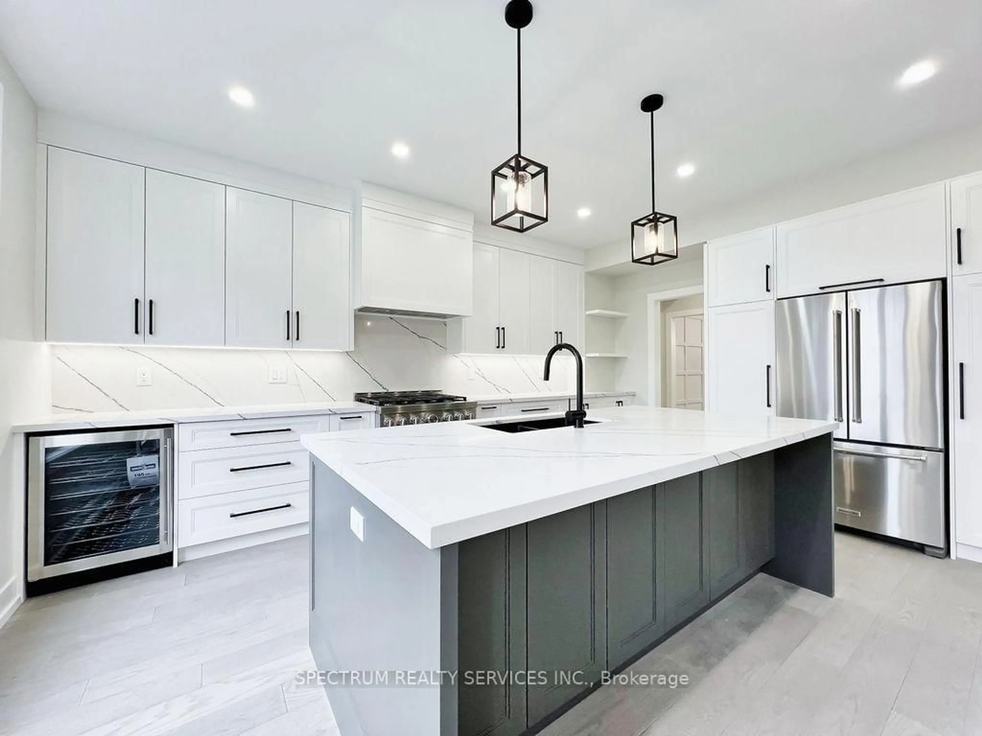 Contemporary kitchen, ceramic/tile floor for 16 McGuire Crt, King Ontario L0G 1T0