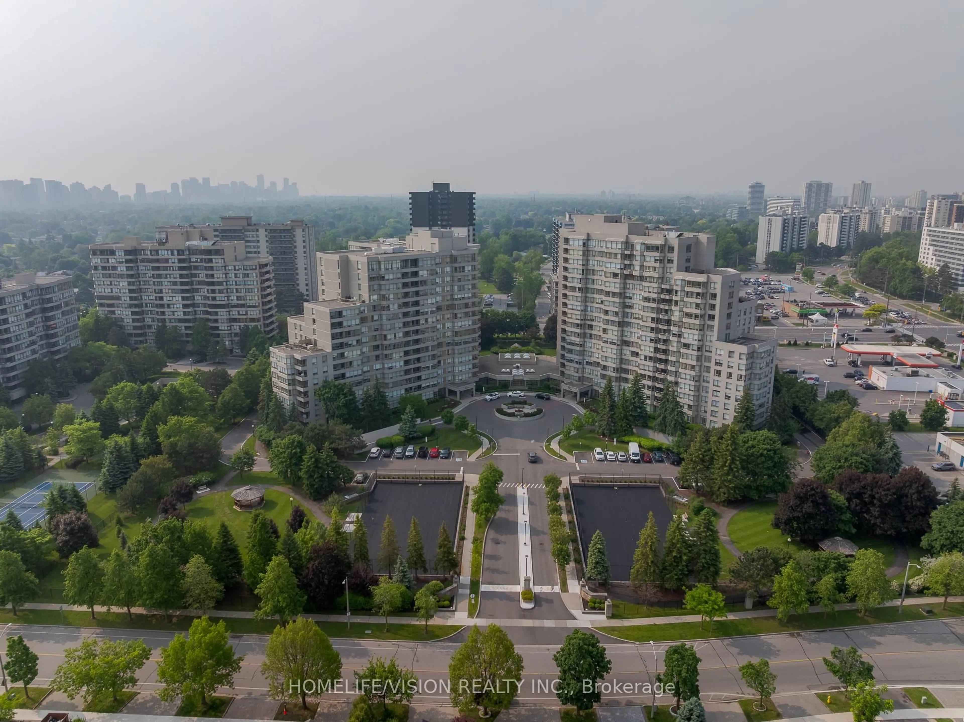 A pic from outside/outdoor area/front of a property/back of a property/a pic from drone, city buildings view from balcony for 7 Townsgate Dr #413, Vaughan Ontario L4J 7Z9