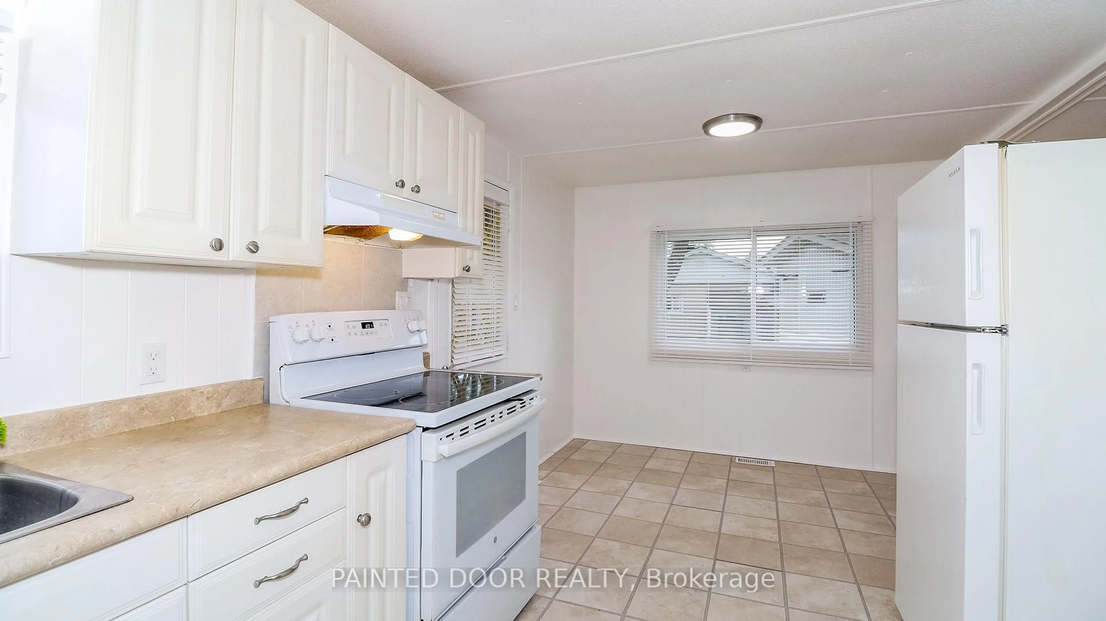 Standard kitchen, unknown for 45 Hawthorne Dr, Innisfil Ontario L9S 1P1