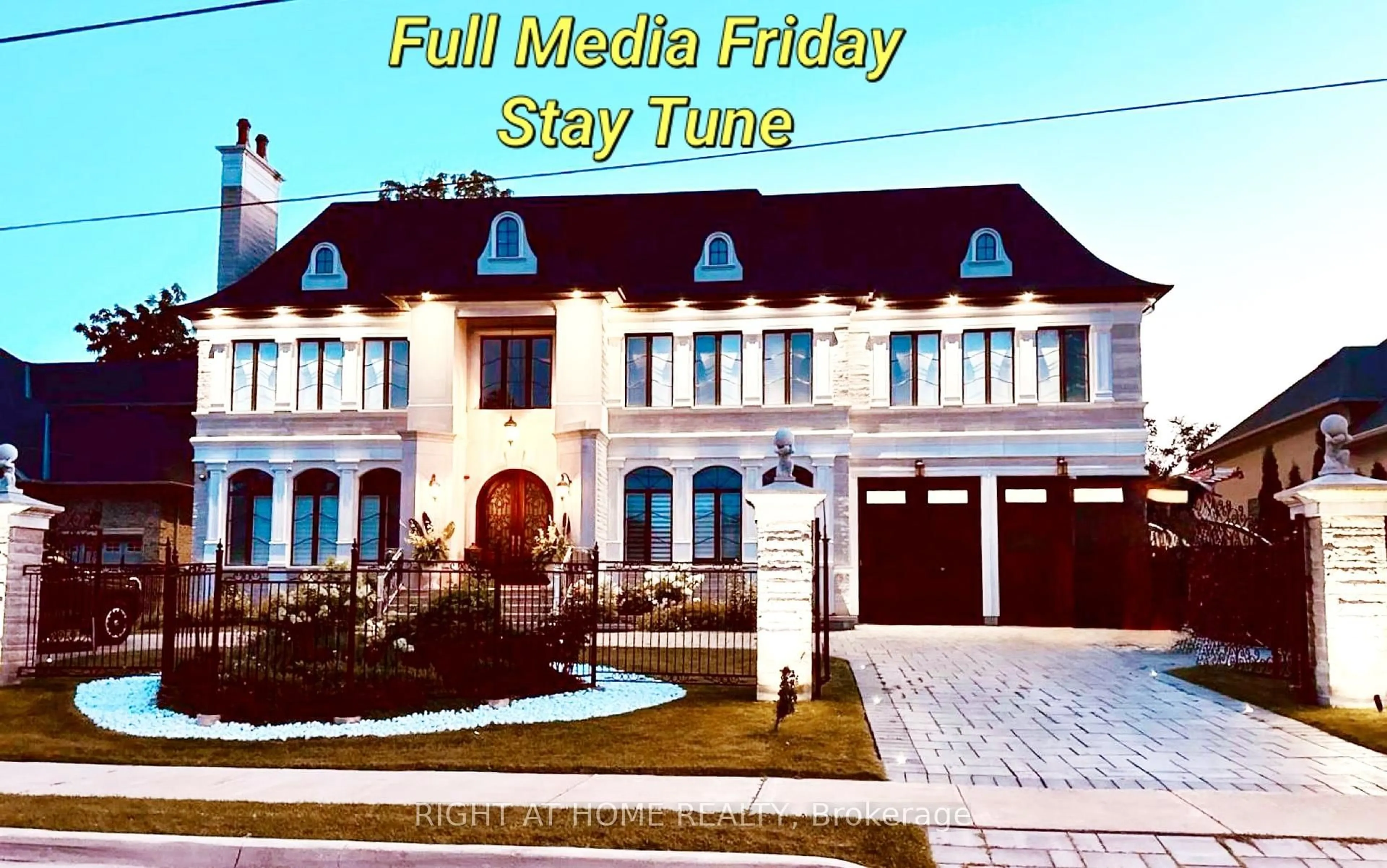 A pic from outside/outdoor area/front of a property/back of a property/a pic from drone, building for 10 Yongeview Ave, Richmond Hill Ontario L4C 7A4