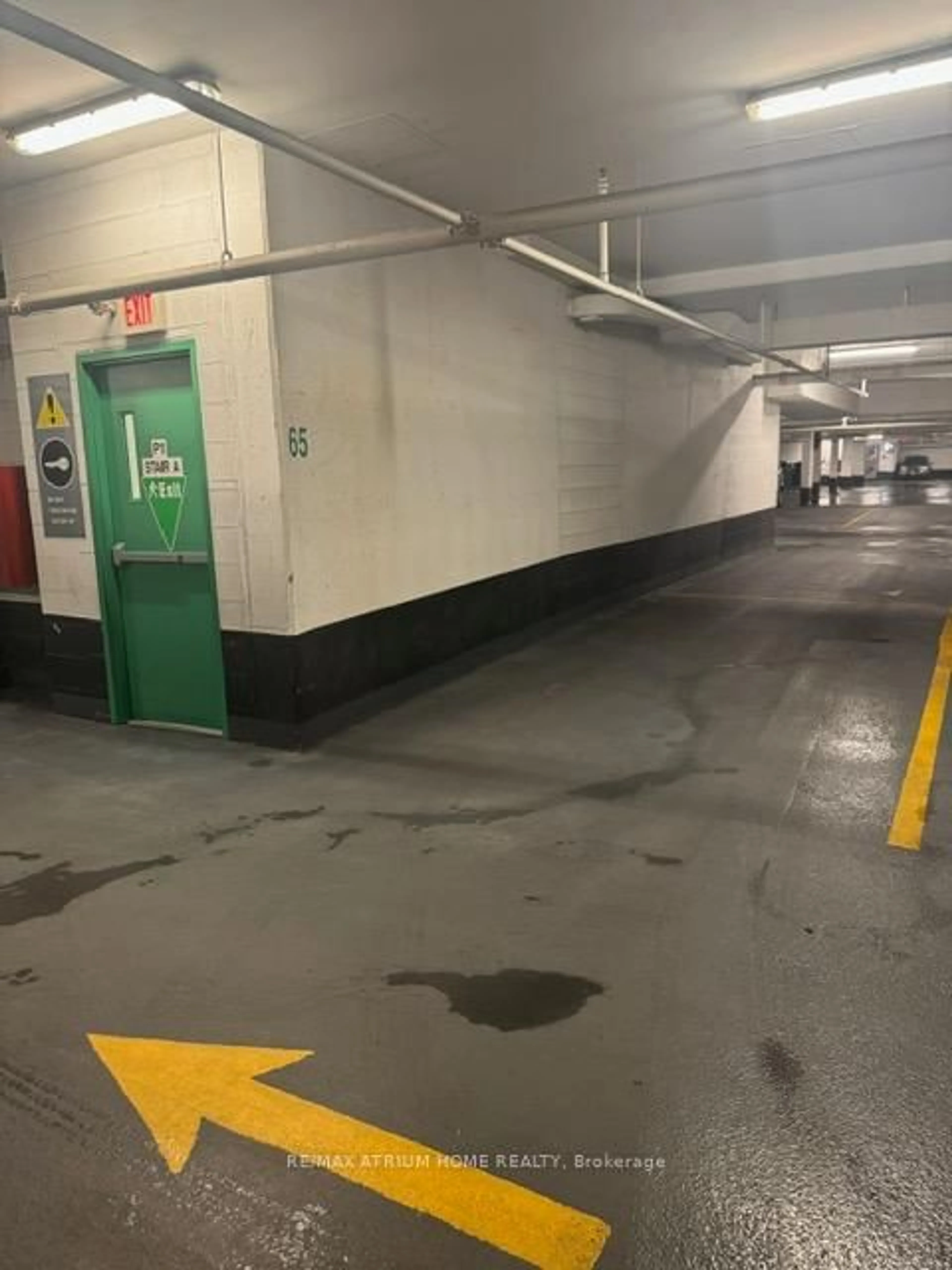 Parking for 18 Harding Blvd #1124, Richmond Hill Ontario L4C 0T3