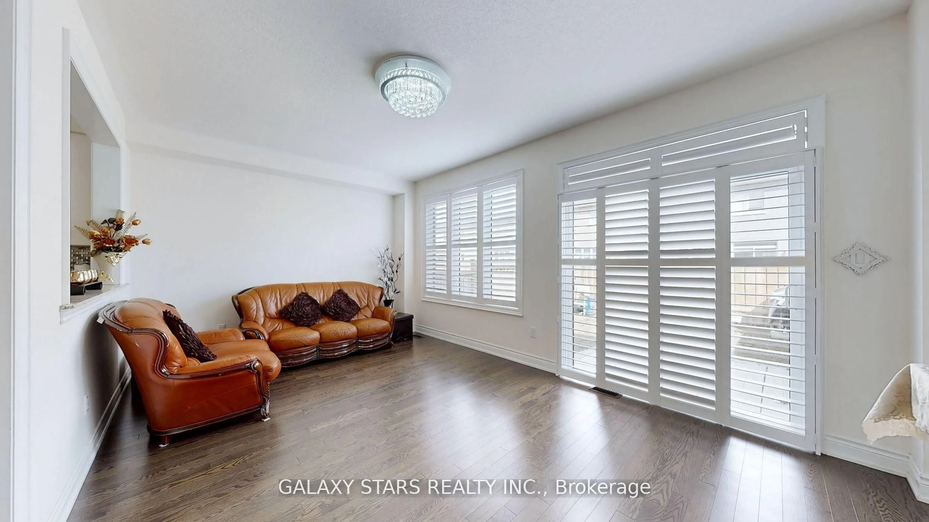 Living room with furniture, unknown for 350 Kirkham Dr, Markham Ontario L3S 0E4