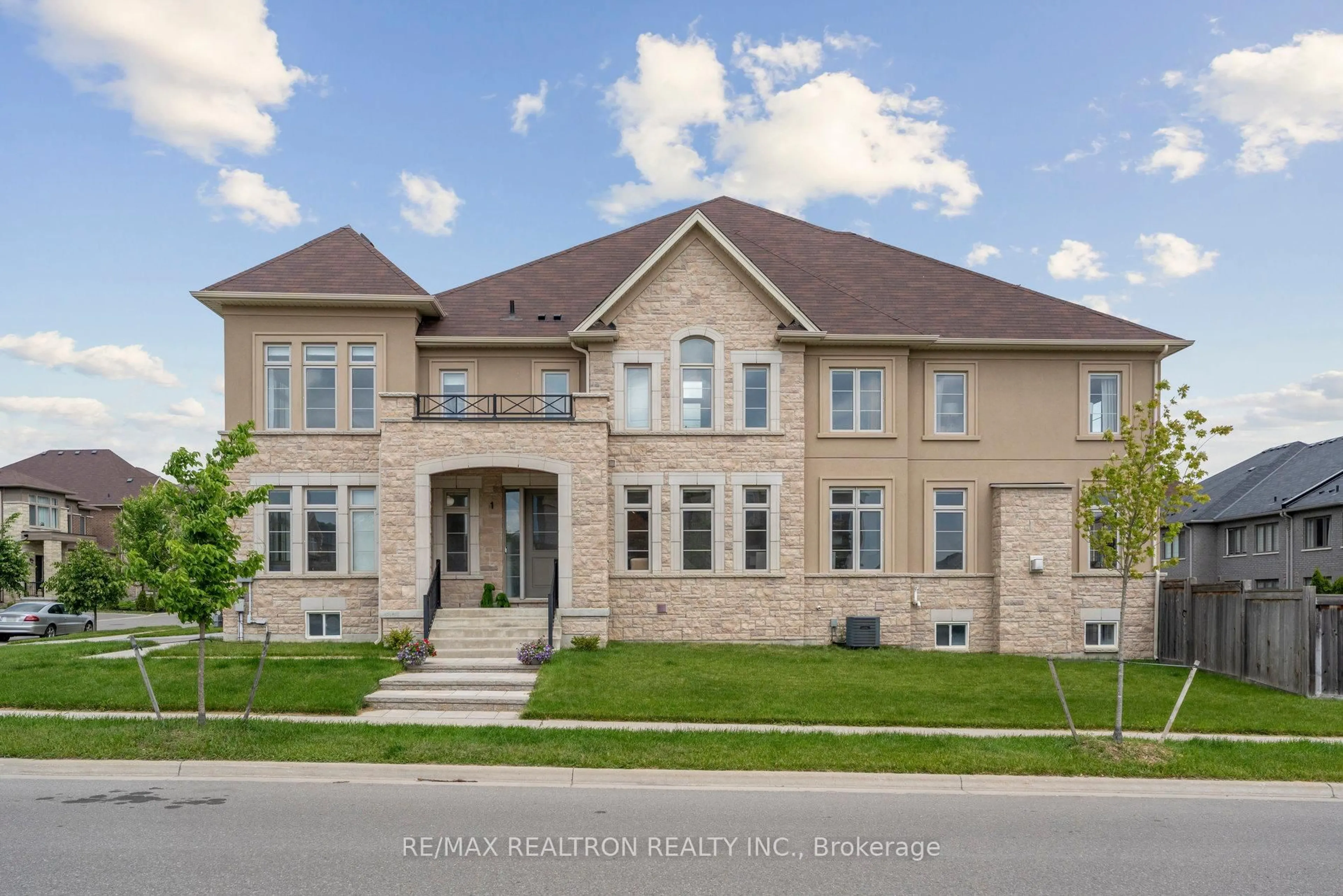 Home with brick exterior material, street for 1 John Smith St, East Gwillimbury Ontario L9N 0S7