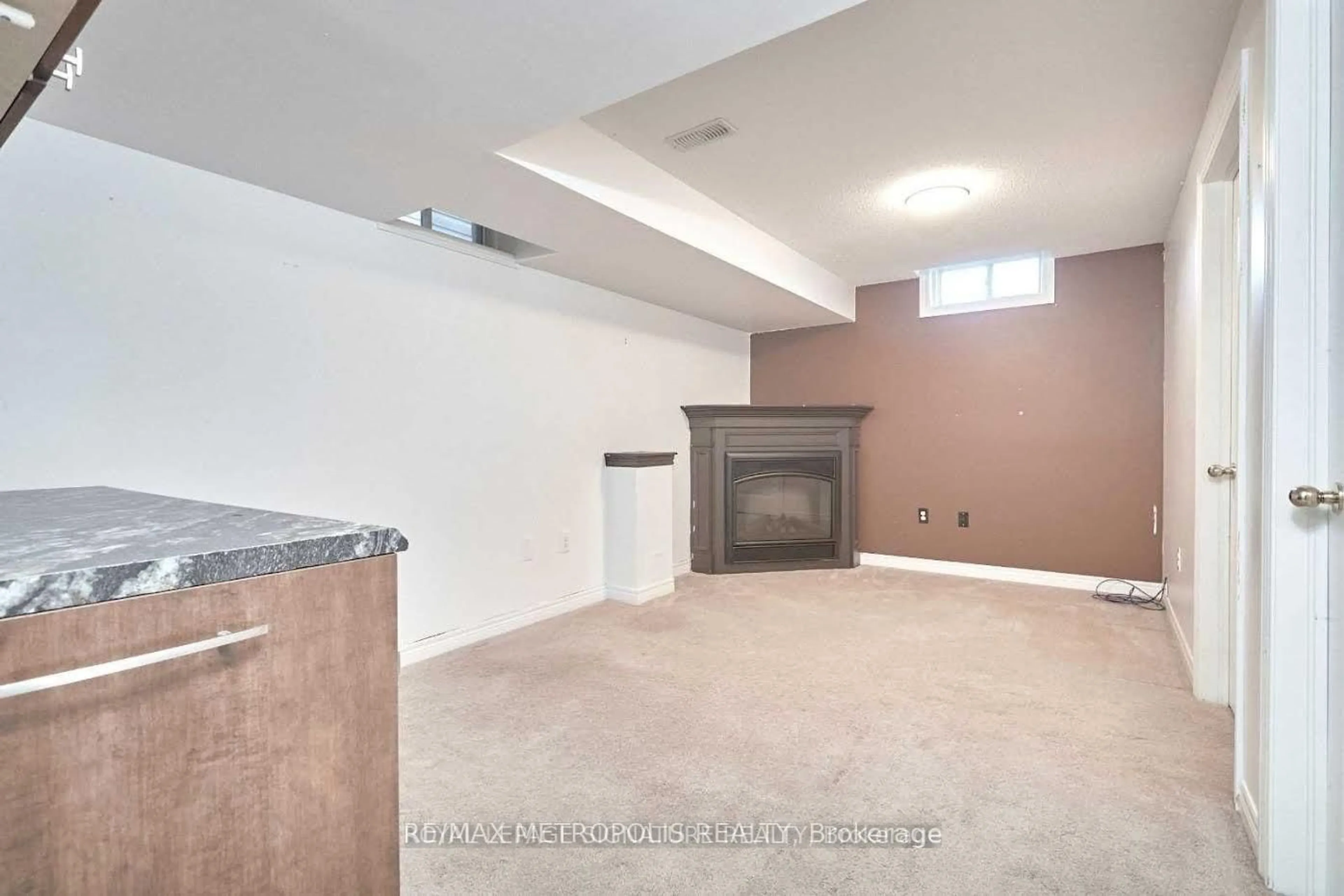 A pic of a room for 22 Admiral Cres, Essa Ontario L0M 1B4