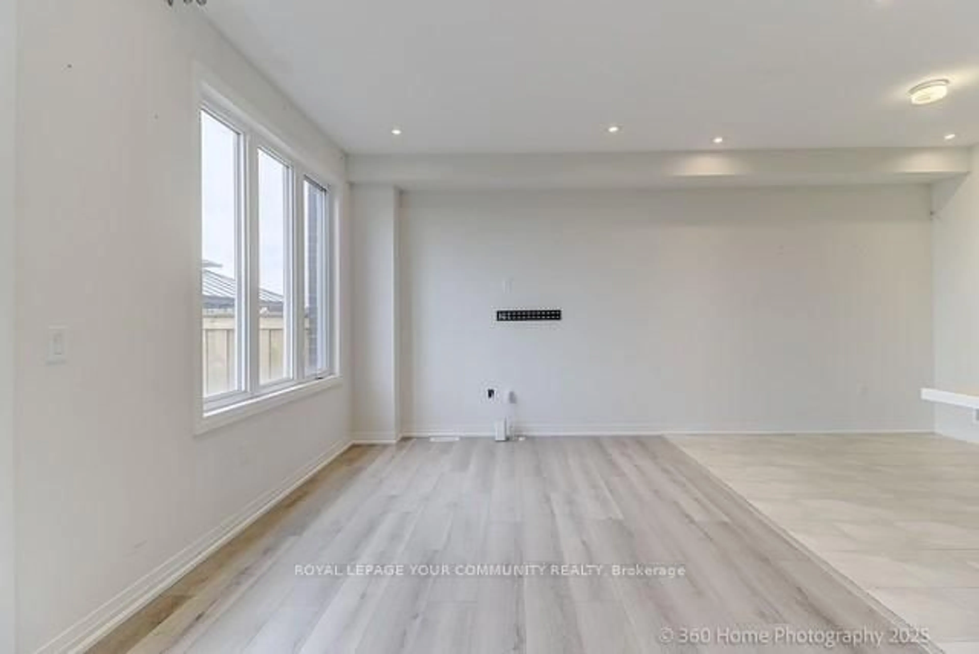 A pic of a room for 43 Tipp Dr, Richmond Hill Ontario L4E 1J3