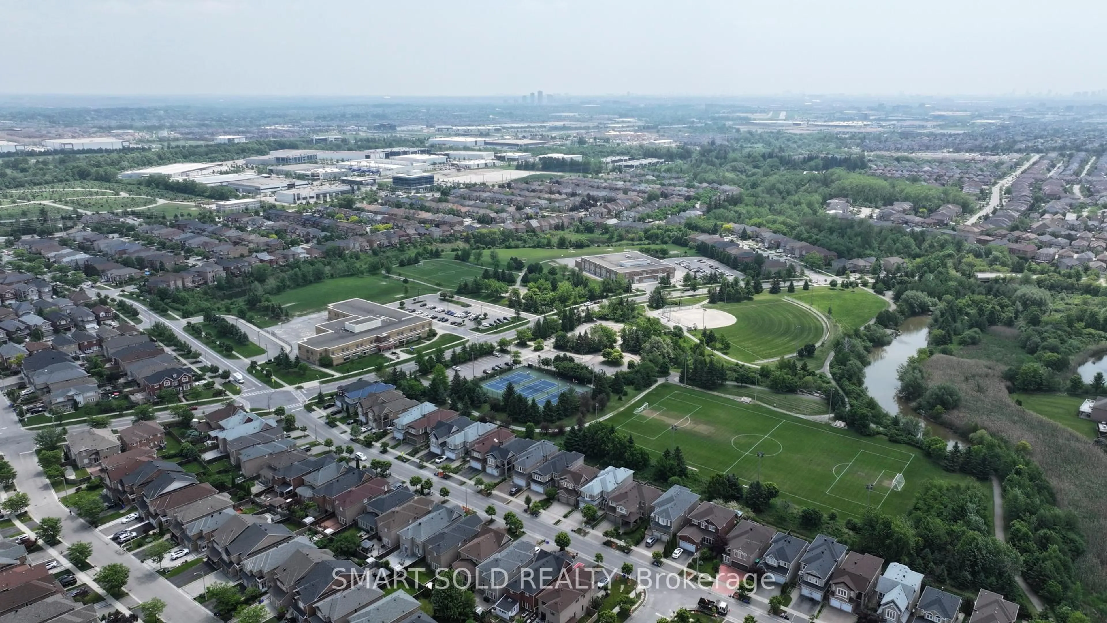 A pic from outside/outdoor area/front of a property/back of a property/a pic from drone, unknown for 4 Almejo Ave, Richmond Hill Ontario L4S 2X4