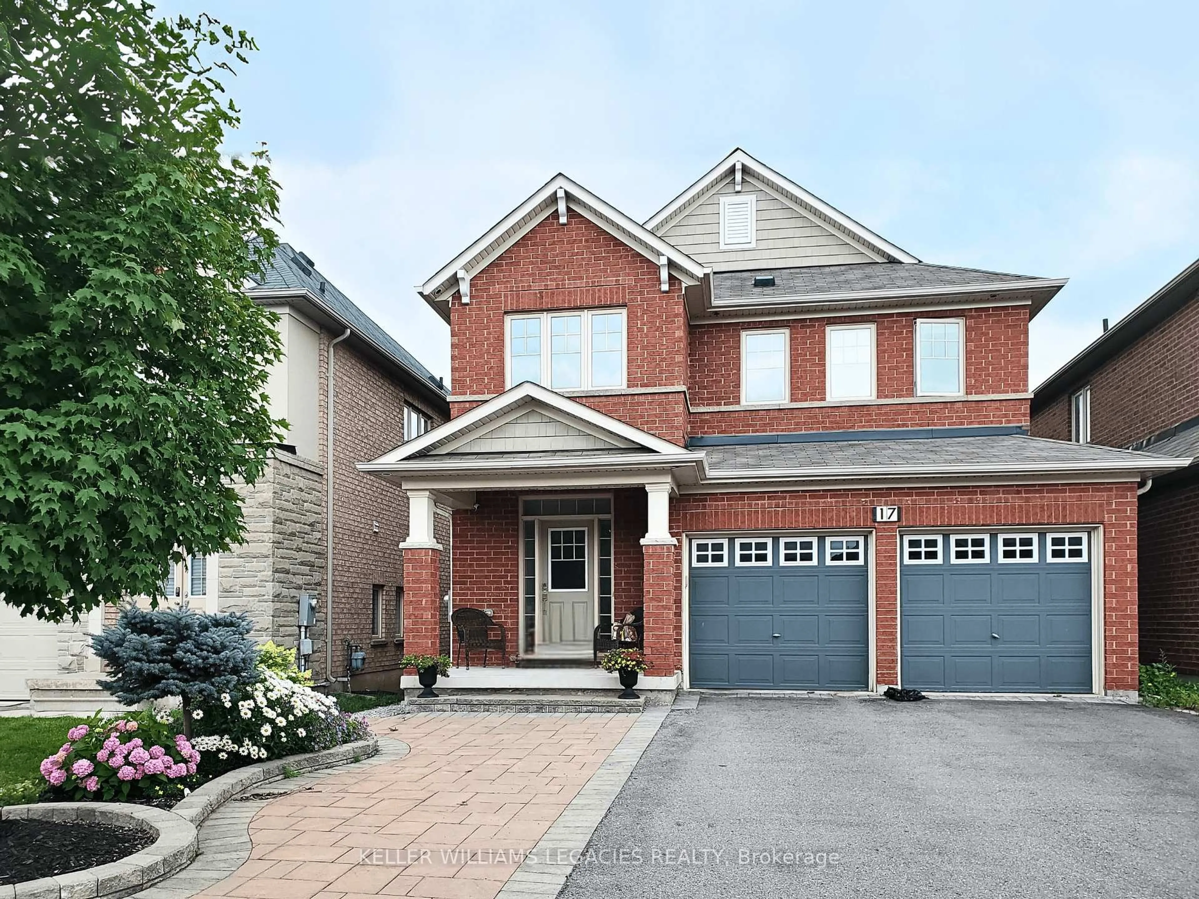 Home with brick exterior material, street for 17 Mansard Dr, Richmond Hill Ontario L4E 0L8