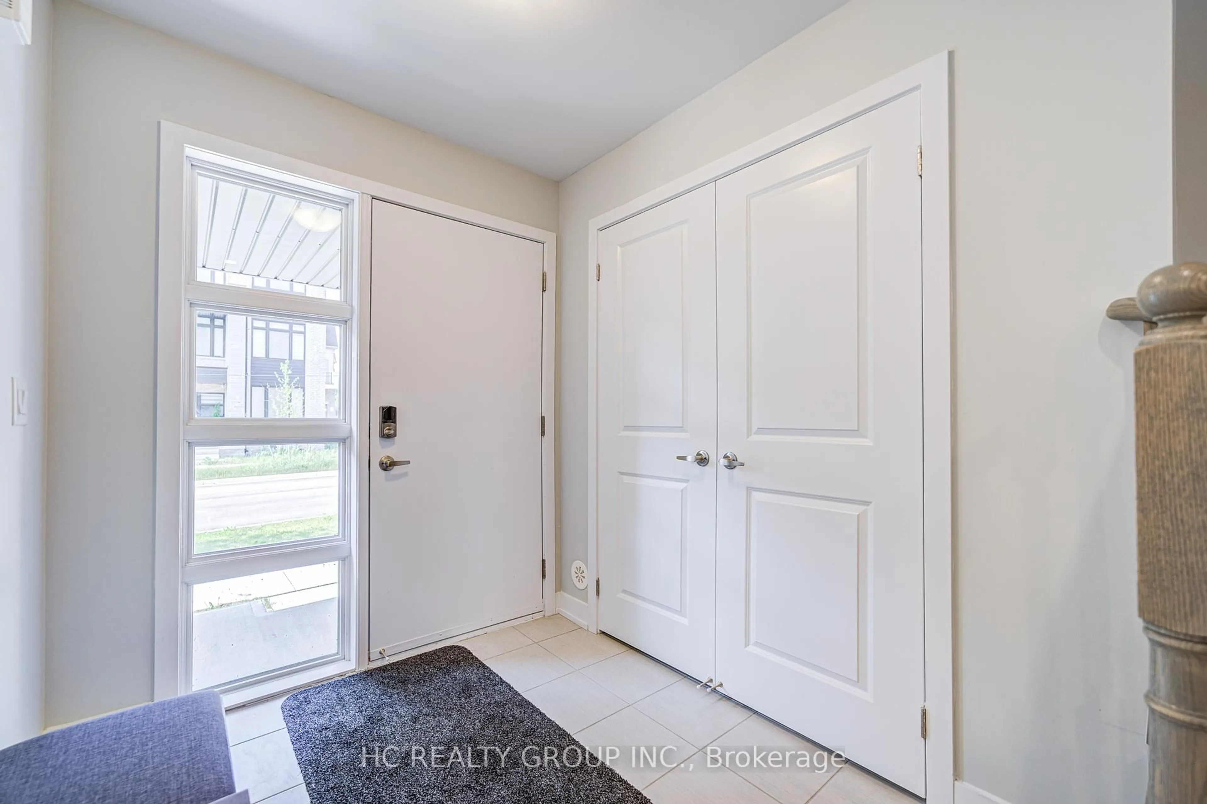 Indoor entryway for 19 Guardhouse Cres, Markham Ontario L6C 3J7