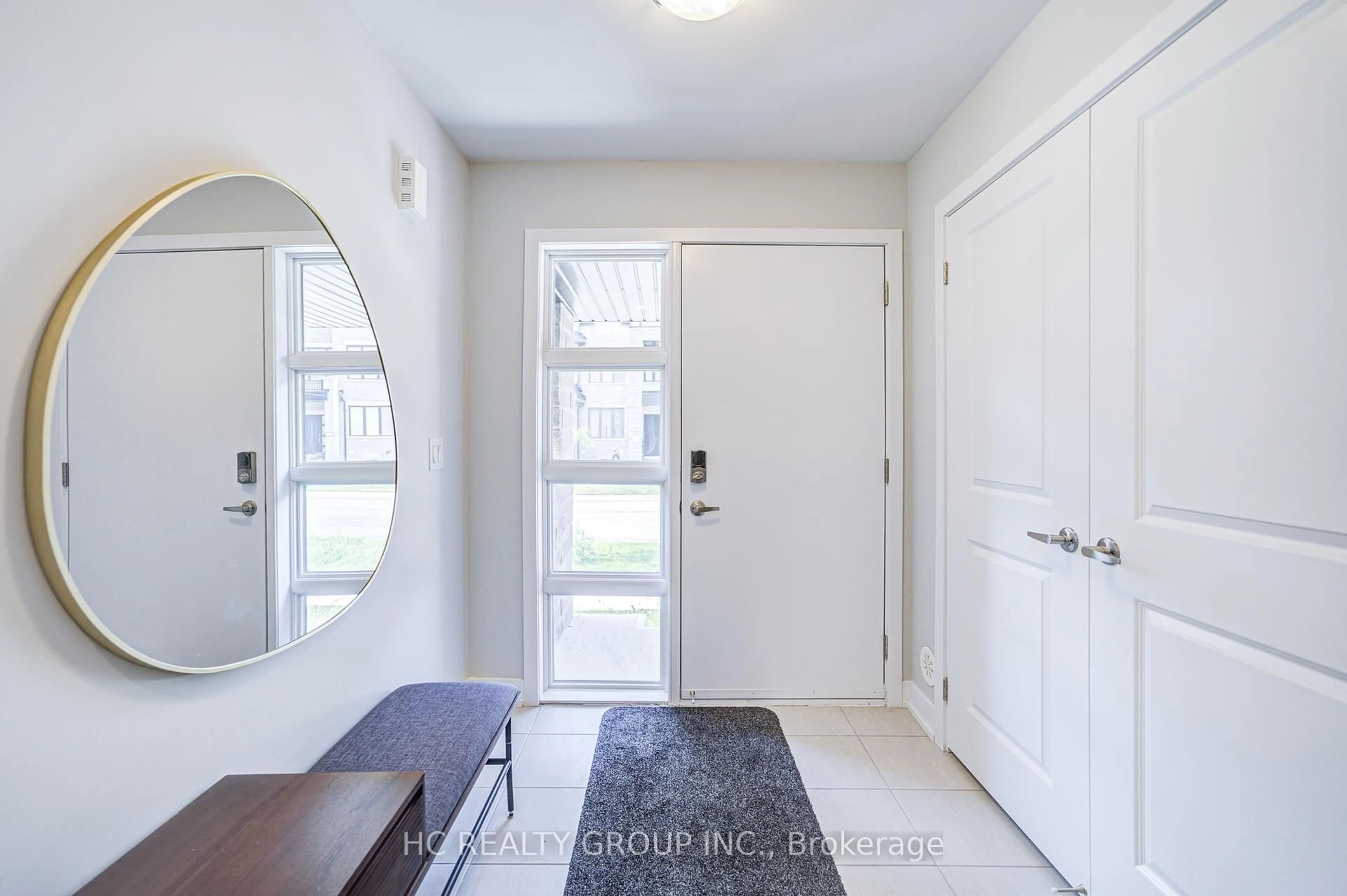 Indoor entryway for 19 Guardhouse Cres, Markham Ontario L6C 3J7