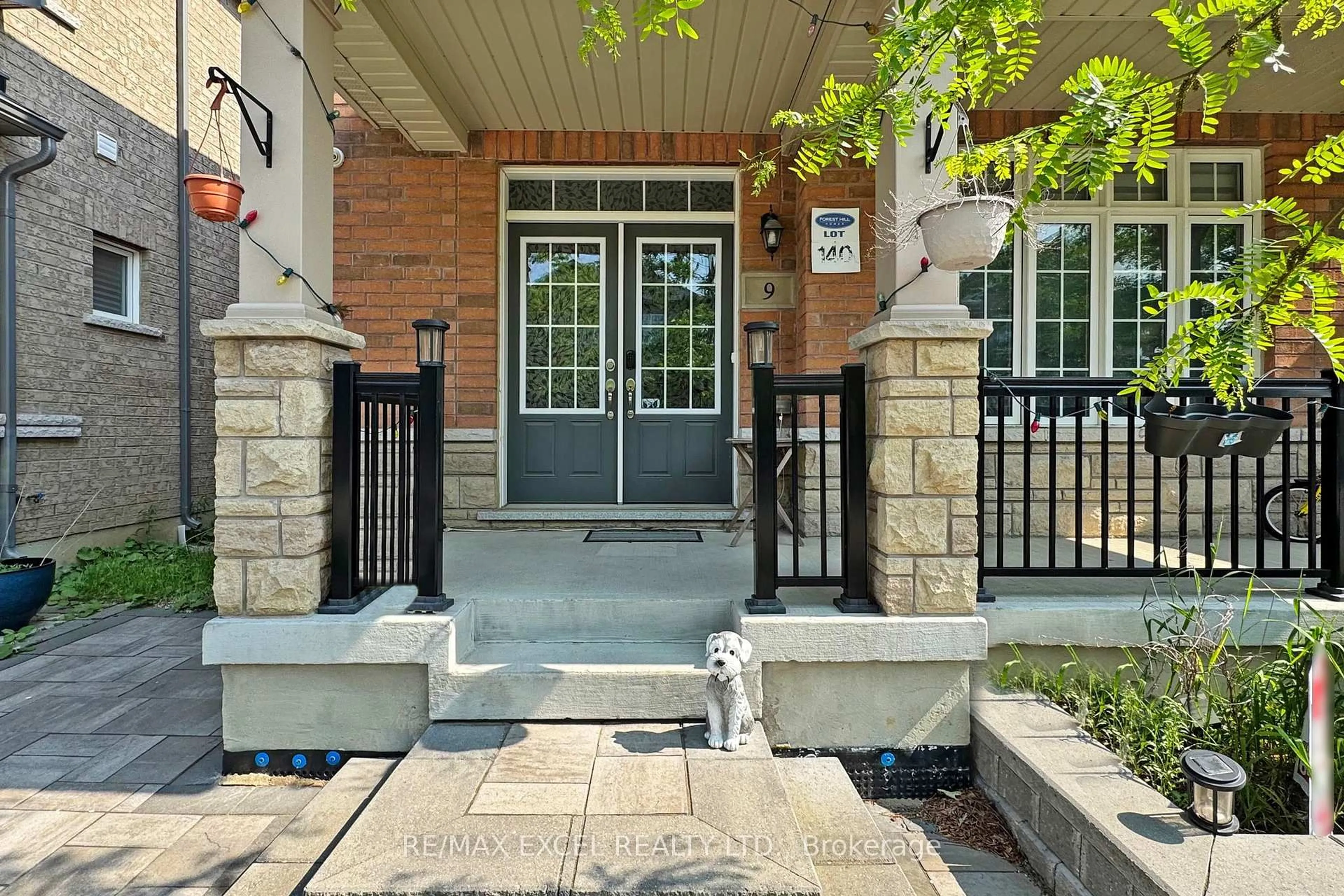 Unknown for 9 Sunnyside Hill Rd, Markham Ontario L6B 0X4