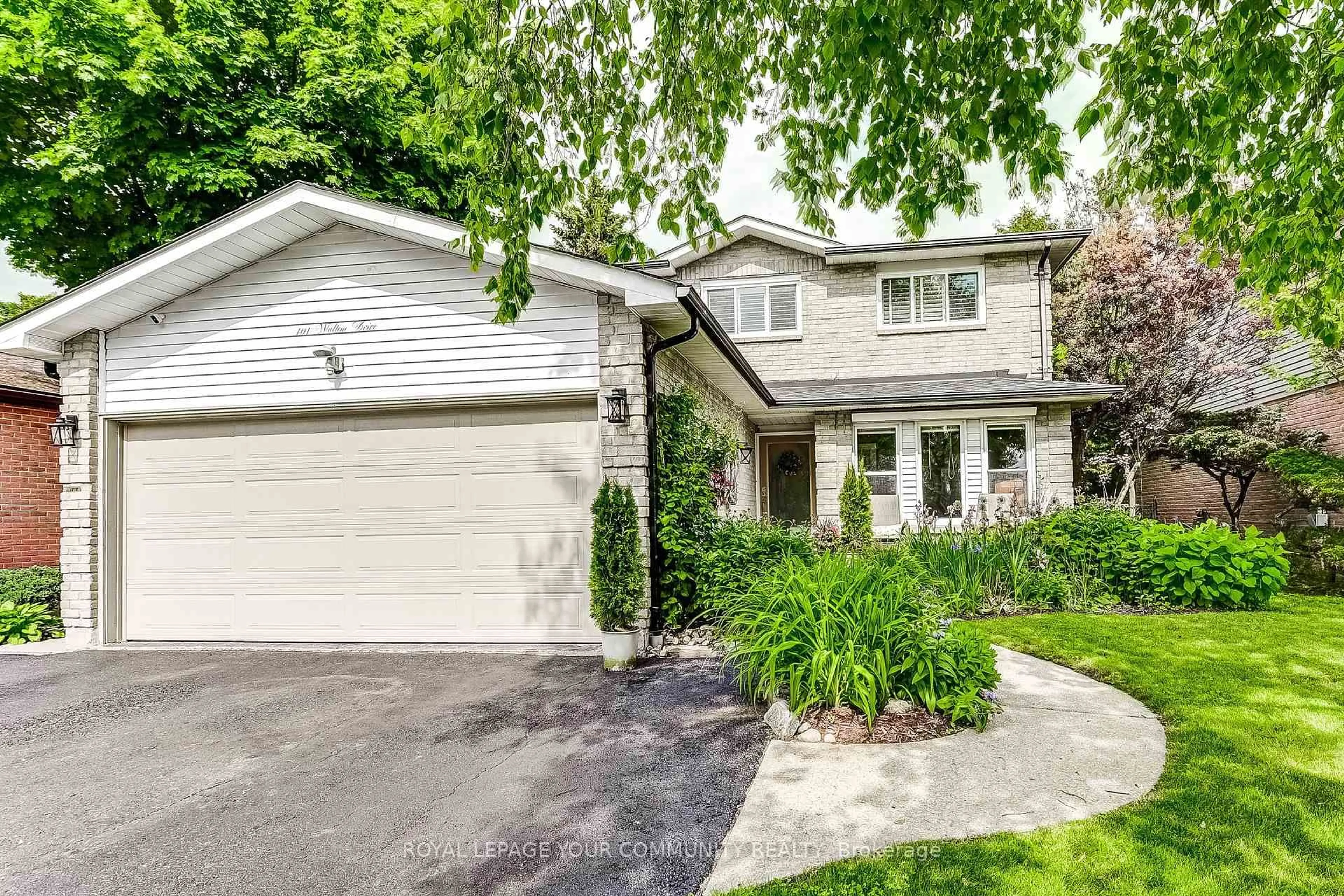 Home with brick exterior material, street for 101 Walton Dr, Aurora Ontario L4G 3K2